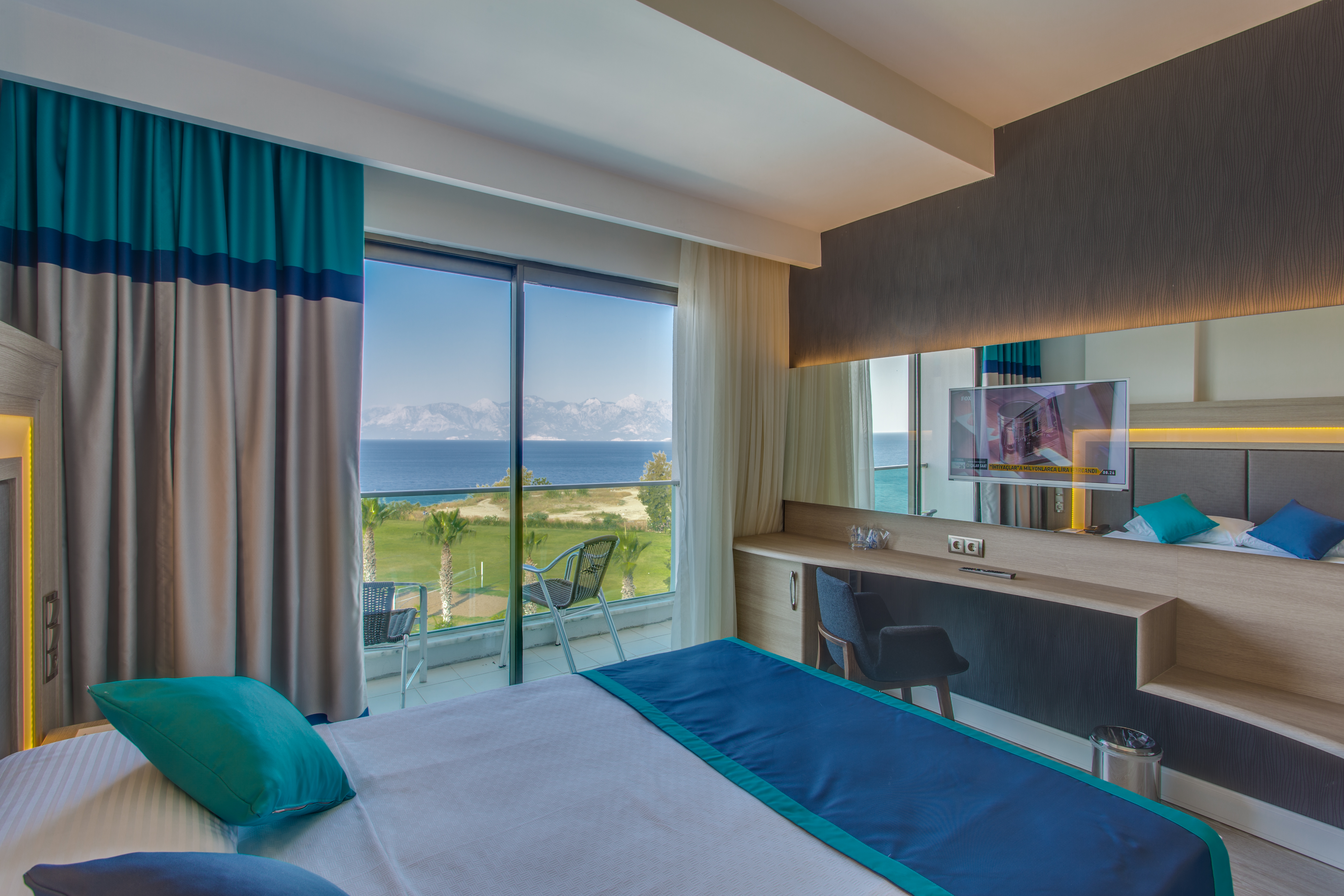 Falcon Hotel