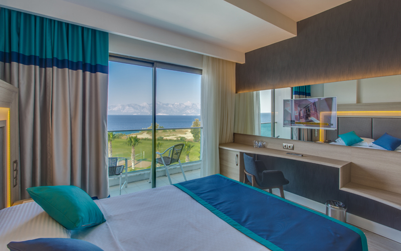 Falcon Hotel