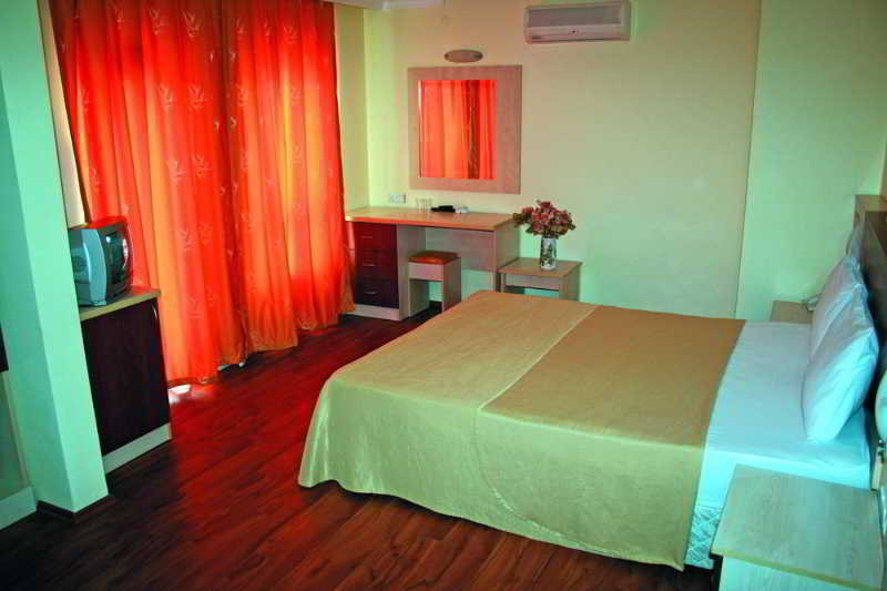 Lara Dinc Hotel