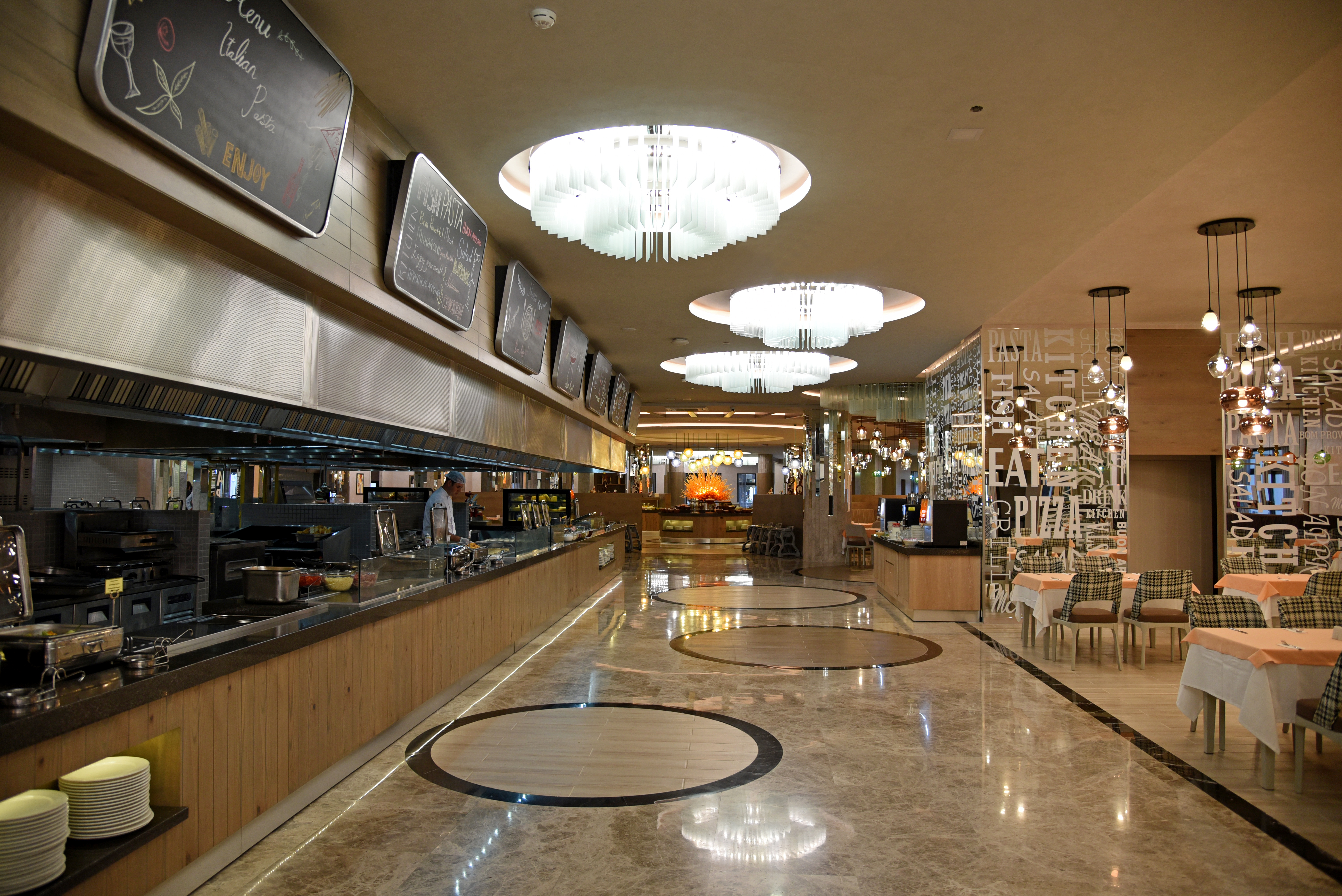 Royal Wings Hotel