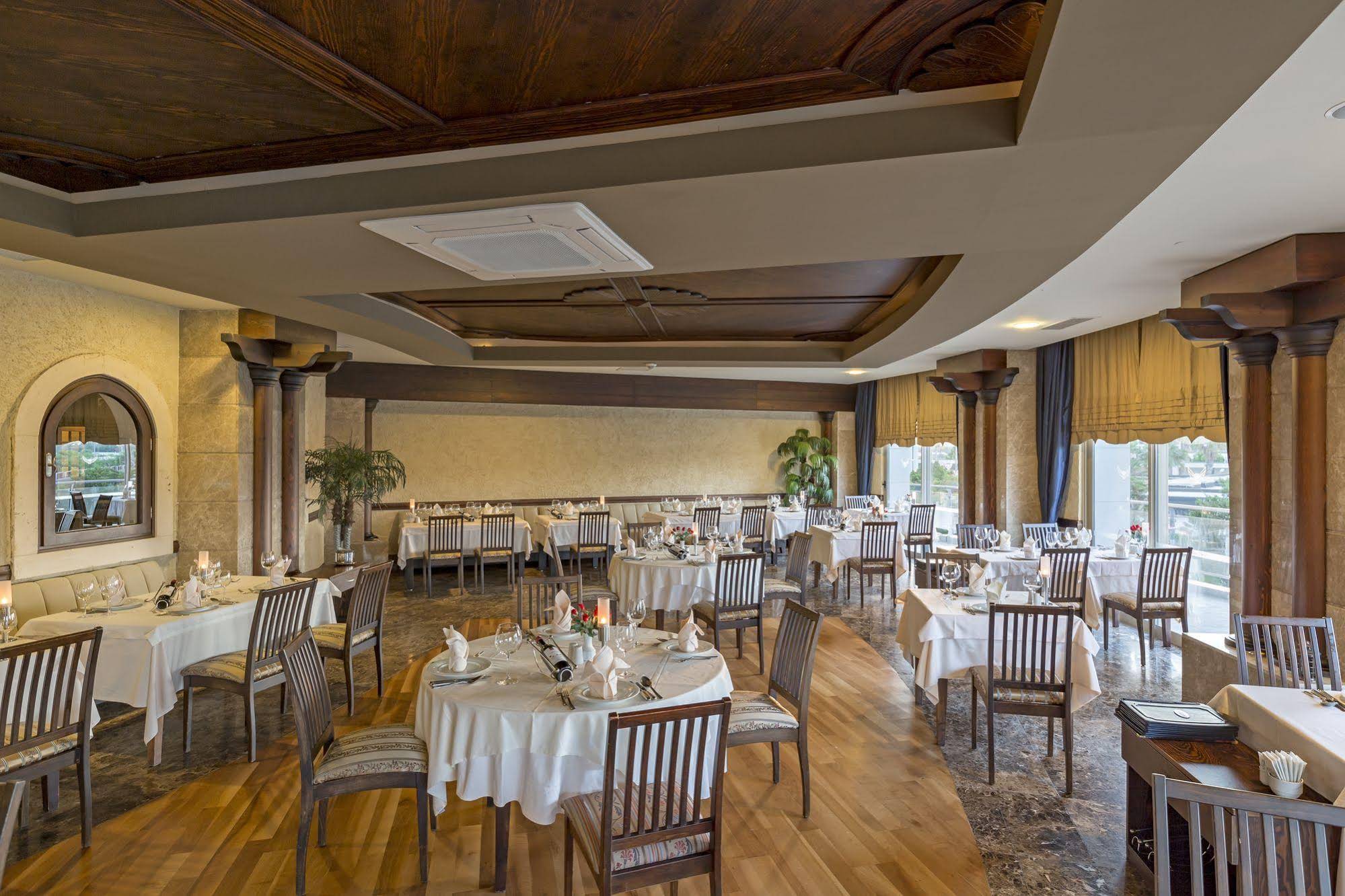 Royal Wings Hotel
