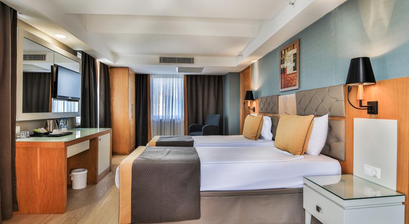 Saturn Palace Resort