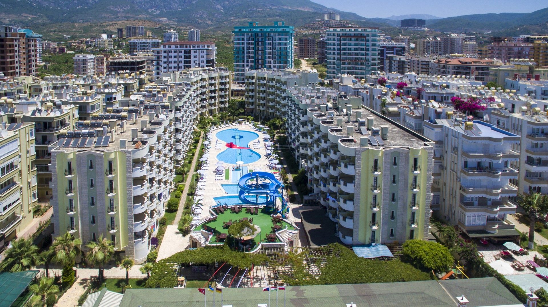 May Garden Club Hotel