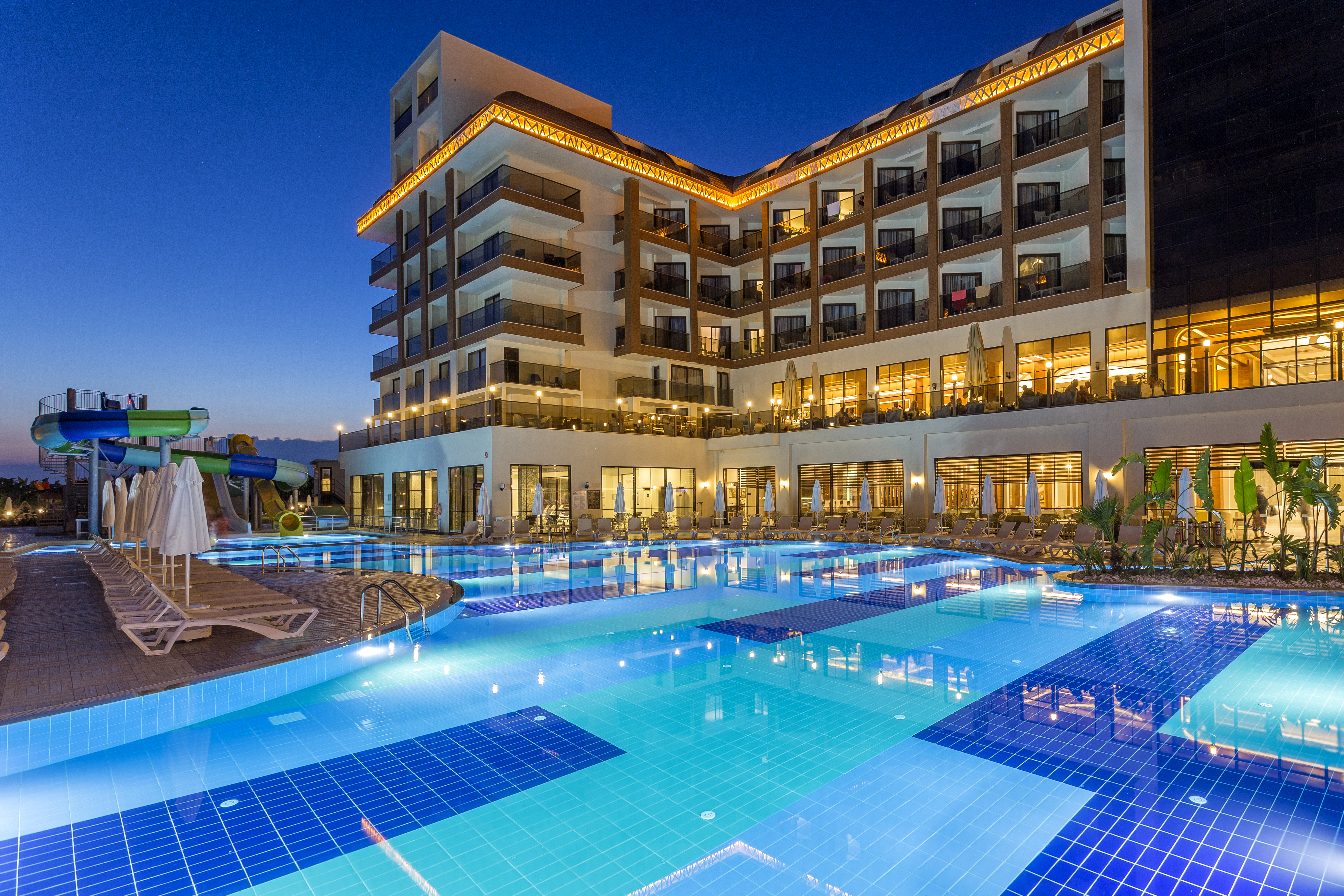 Glamour Resort & Spa