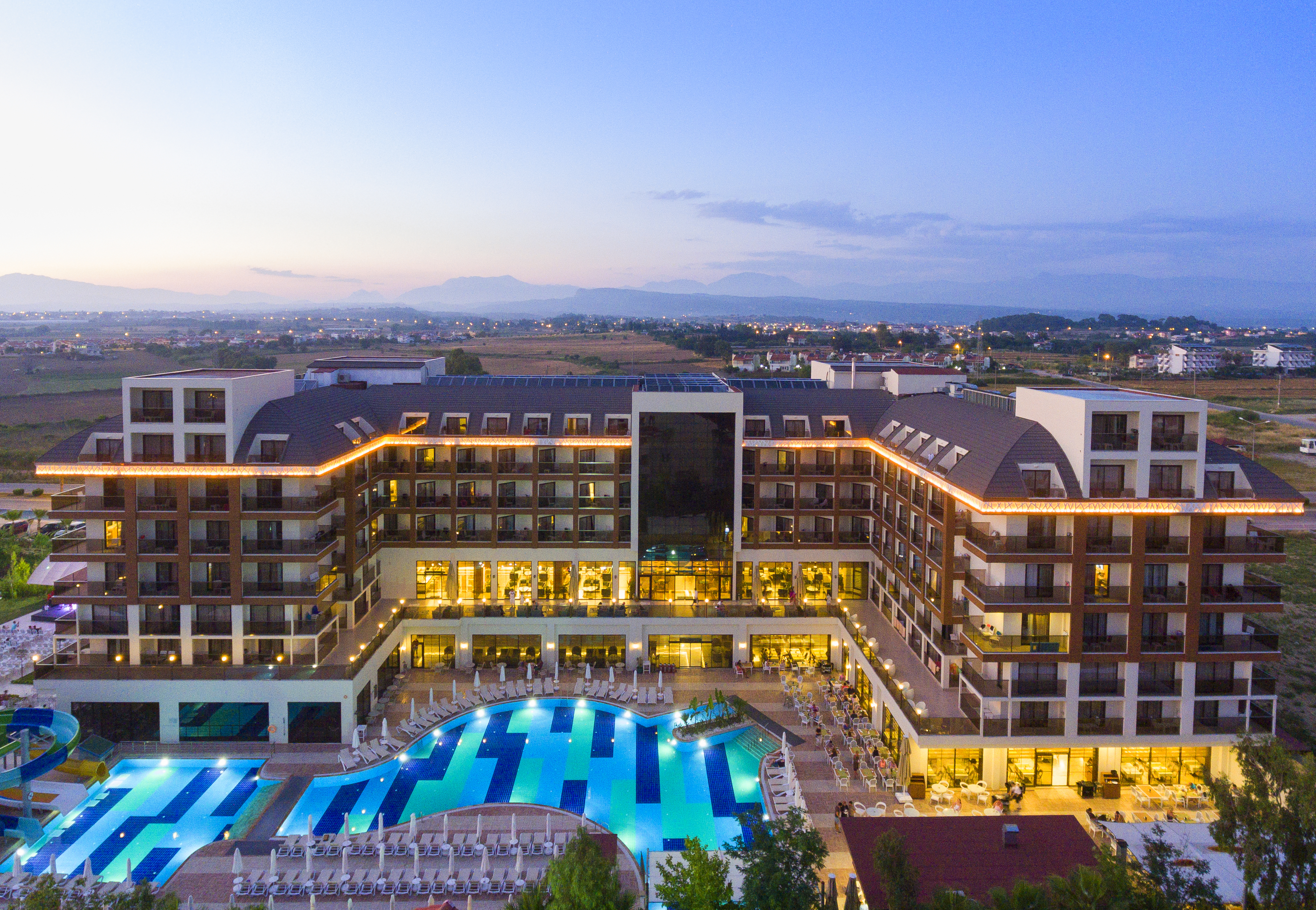 Glamour Resort & Spa