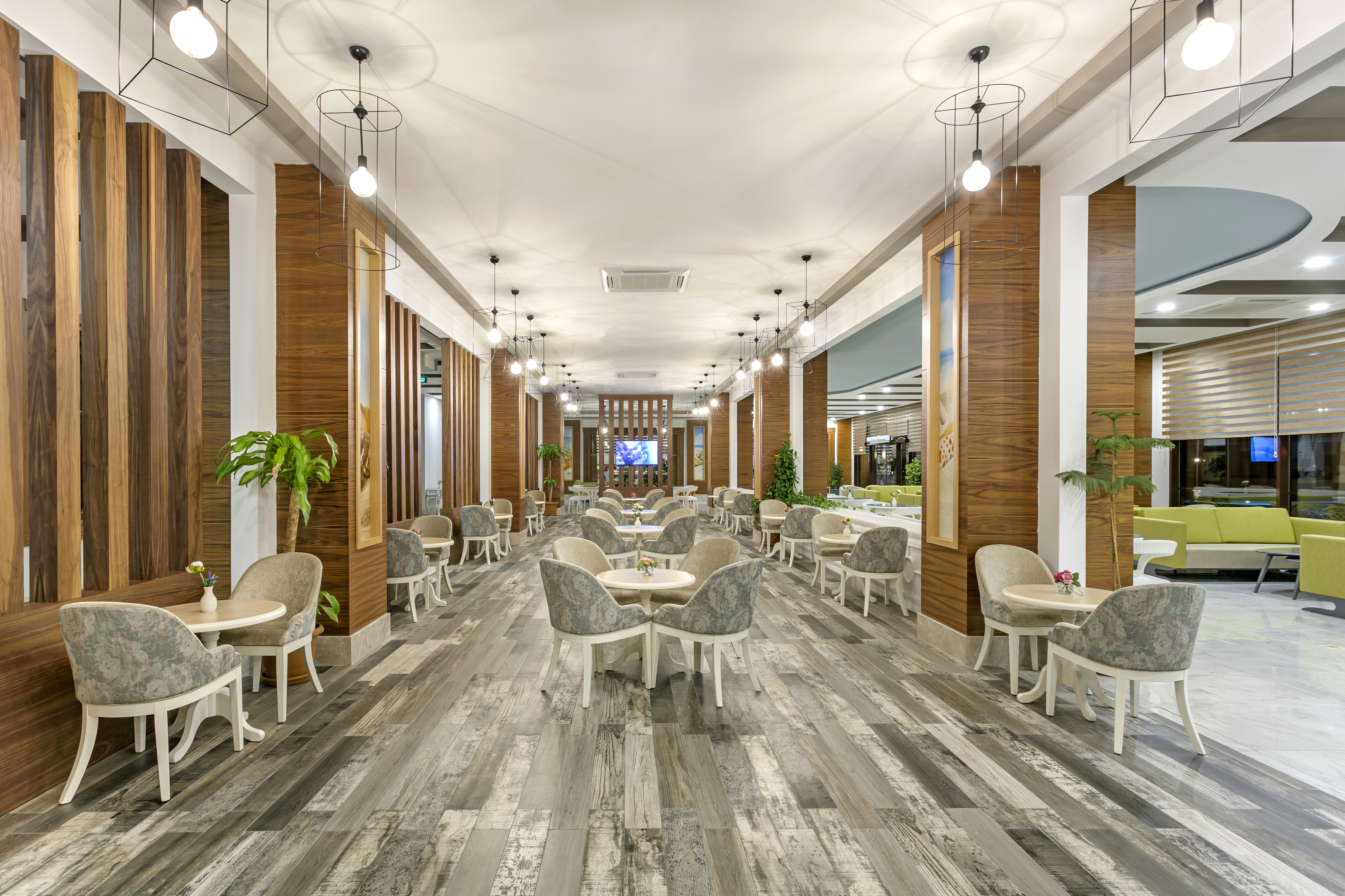 Glamour Resort & Spa