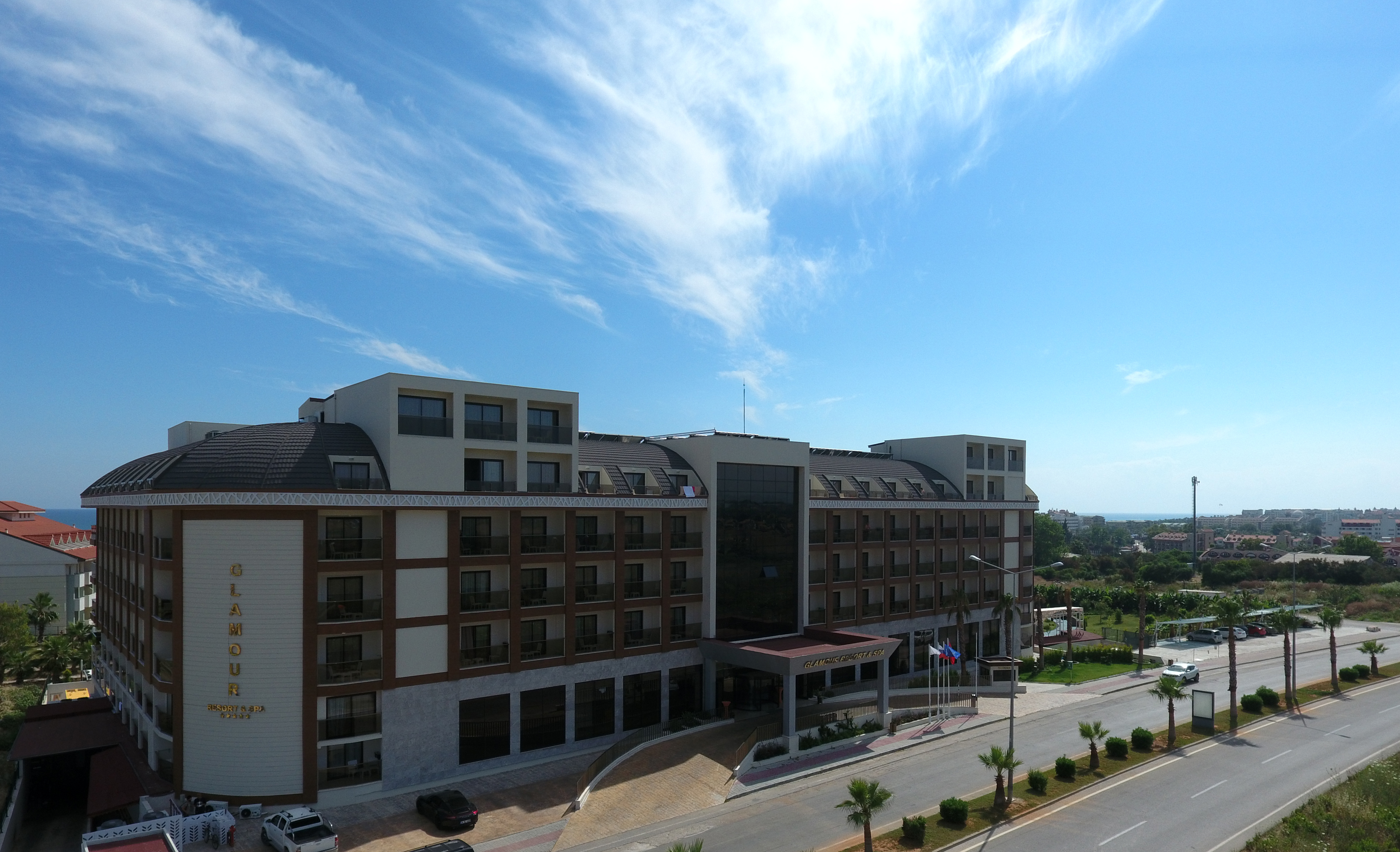 Glamour Resort & Spa