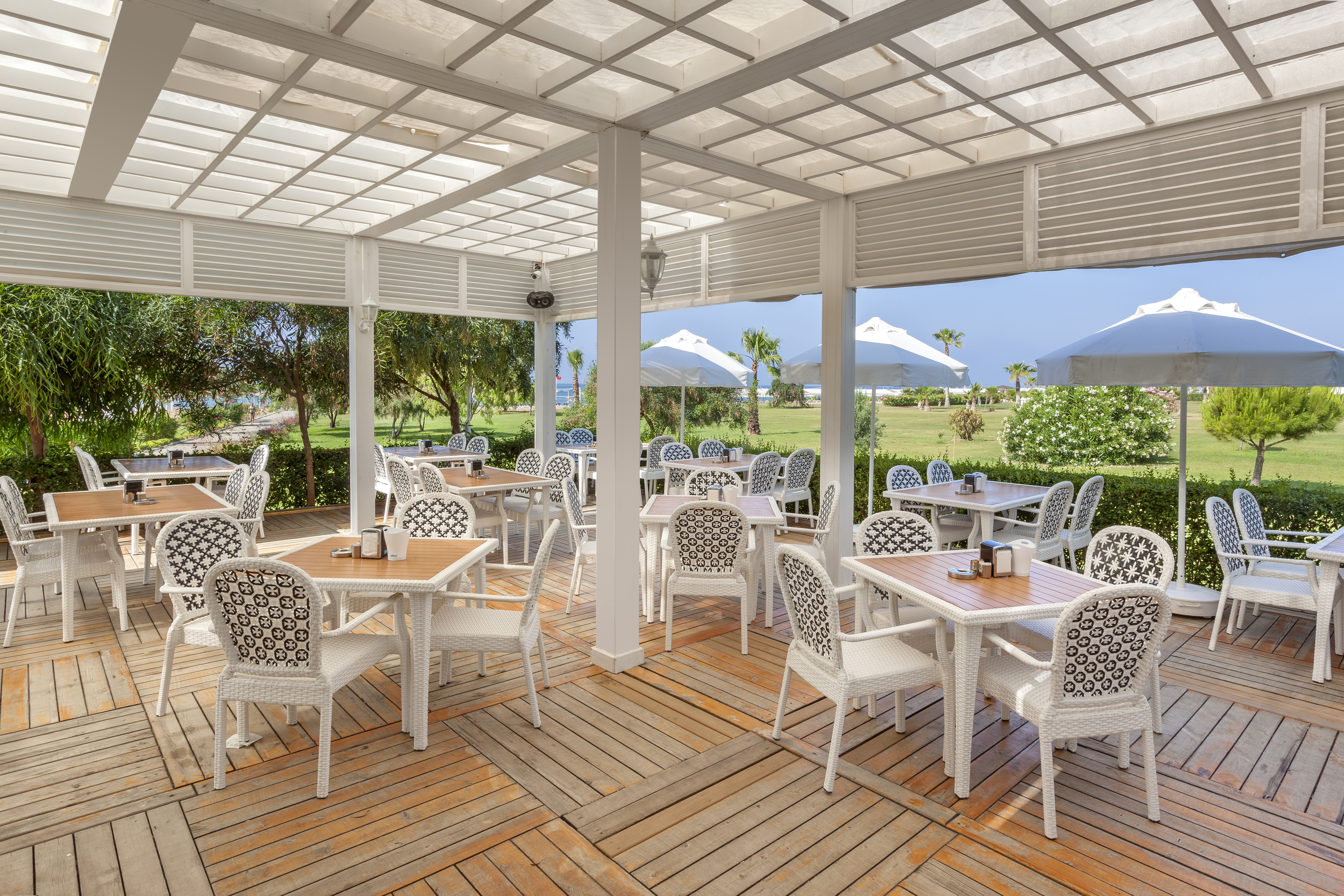 Glamour Resort & Spa