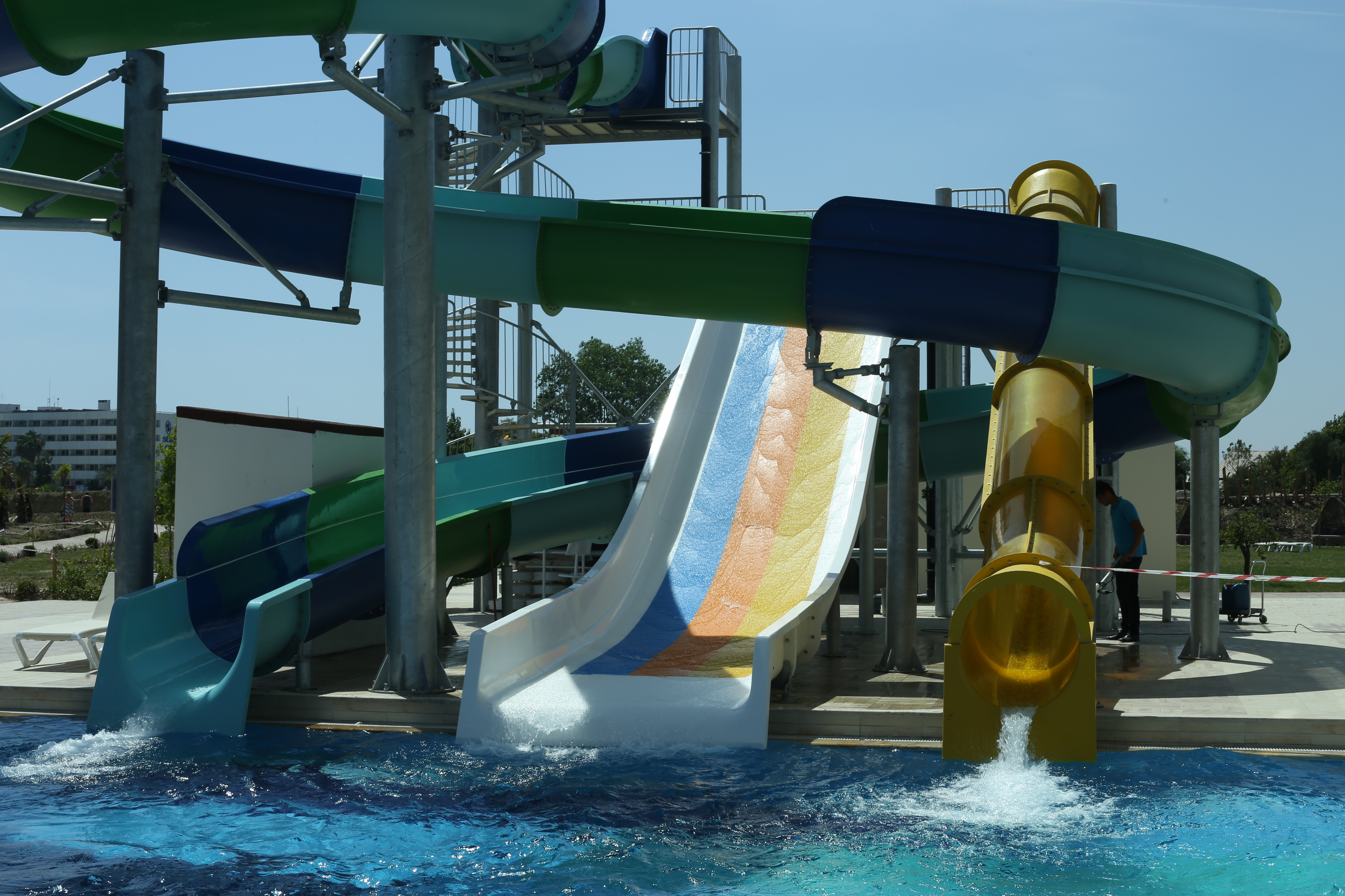 Glamour Resort & Spa