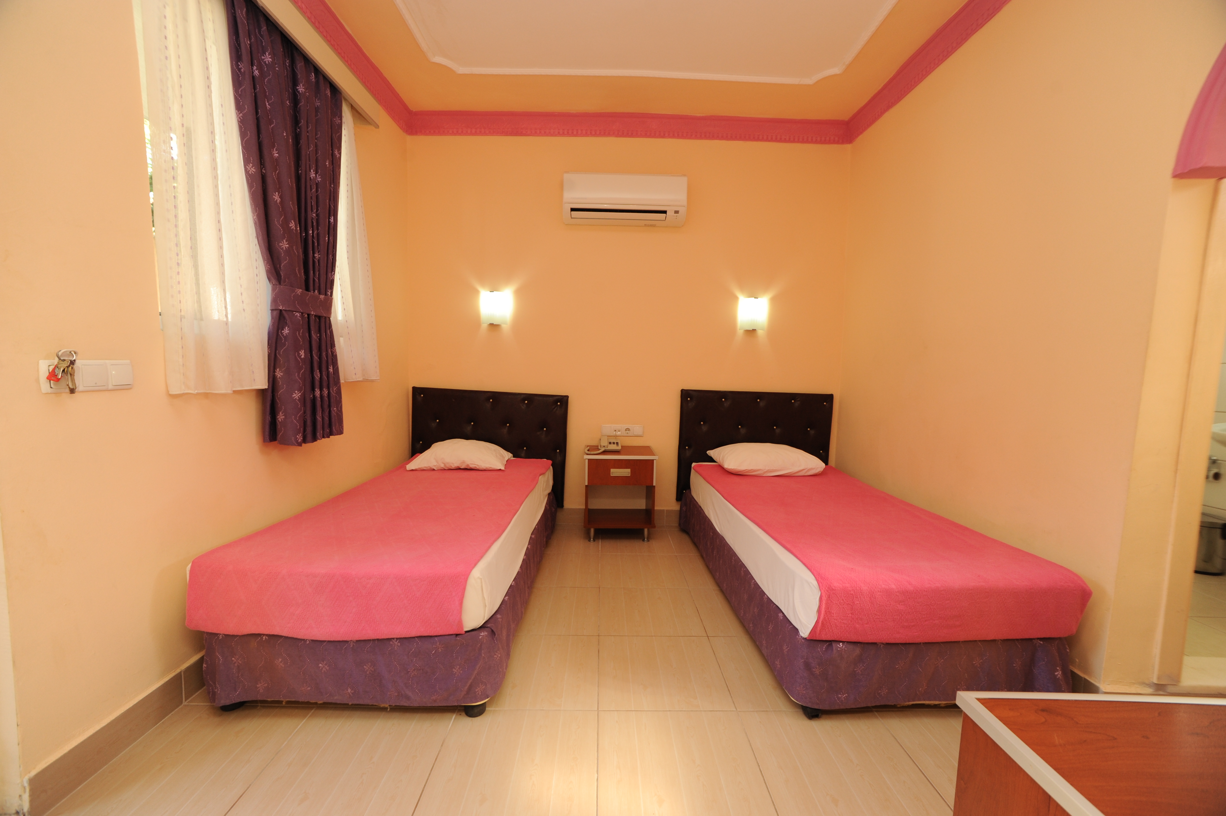 Sayanora Hotel