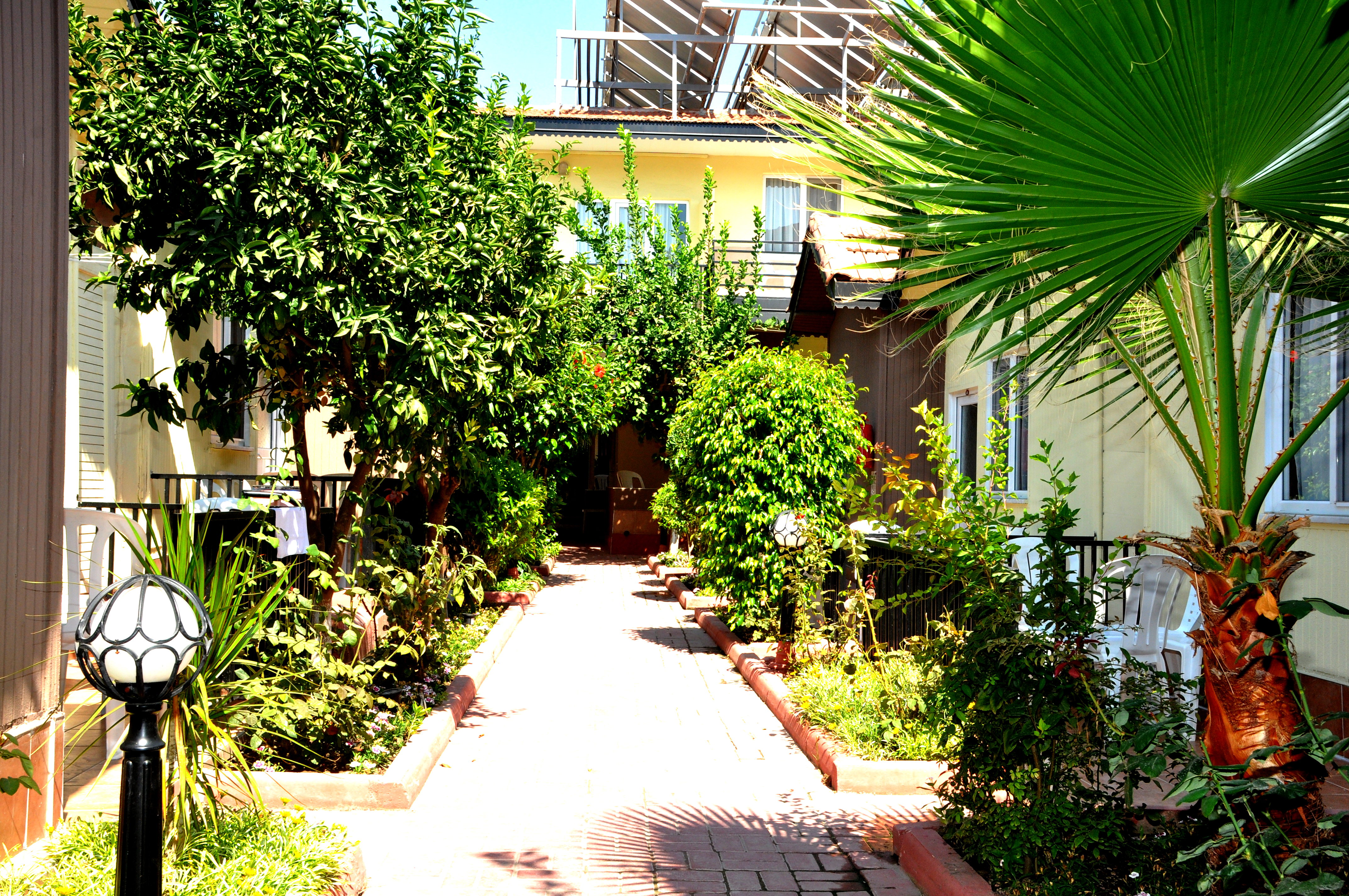 Sayanora Hotel