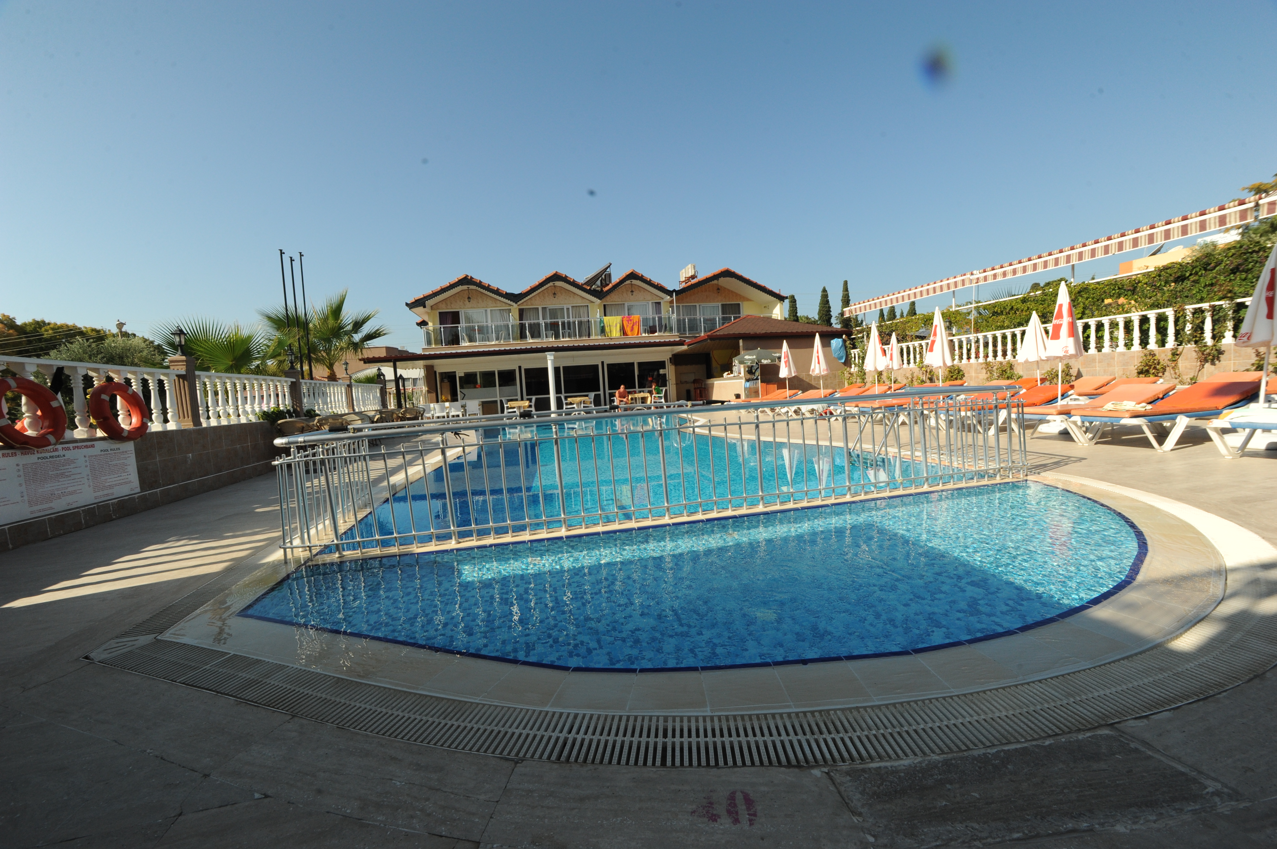 Sayanora Hotel