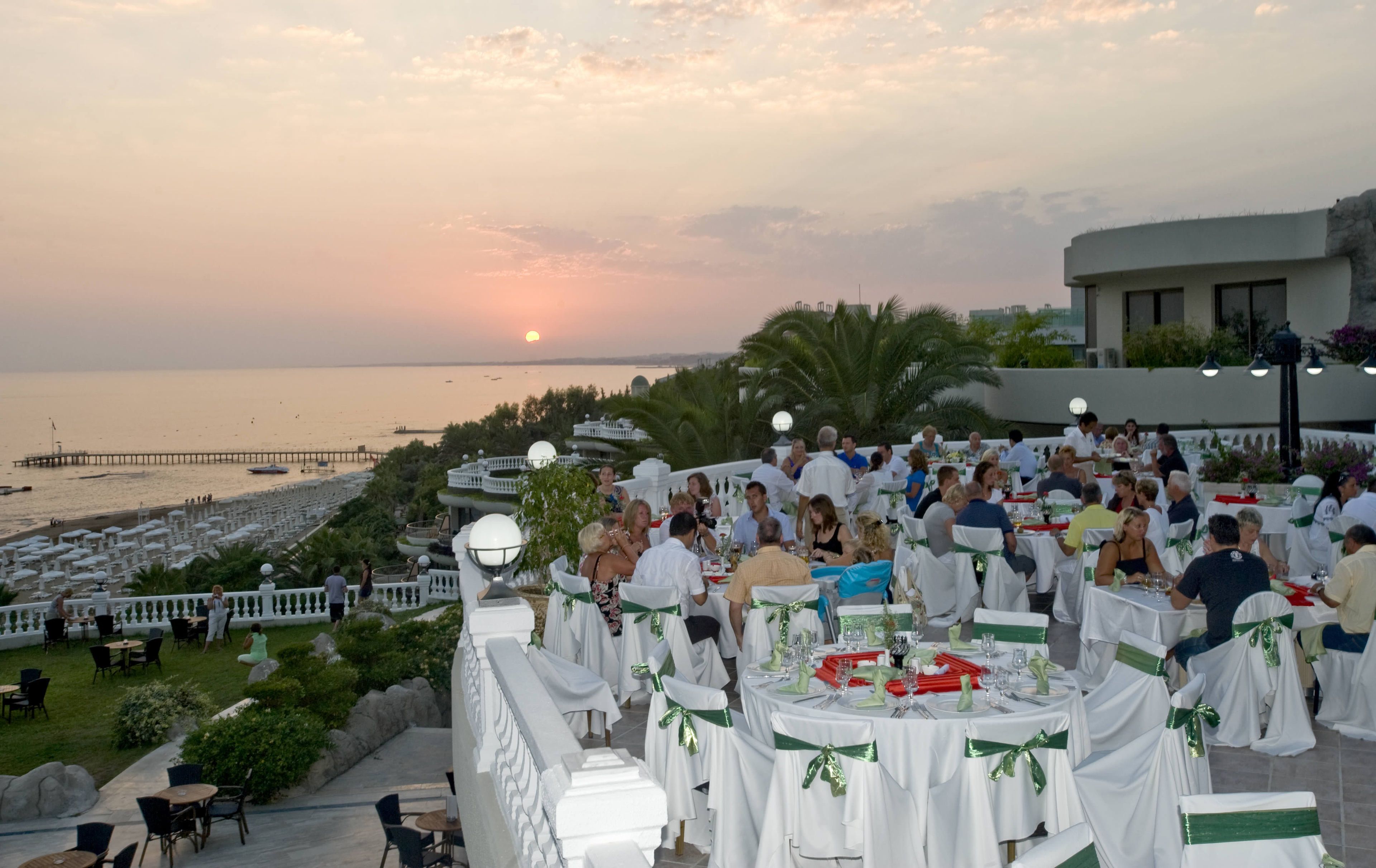 Sunrise Queen Luxury Hotel
