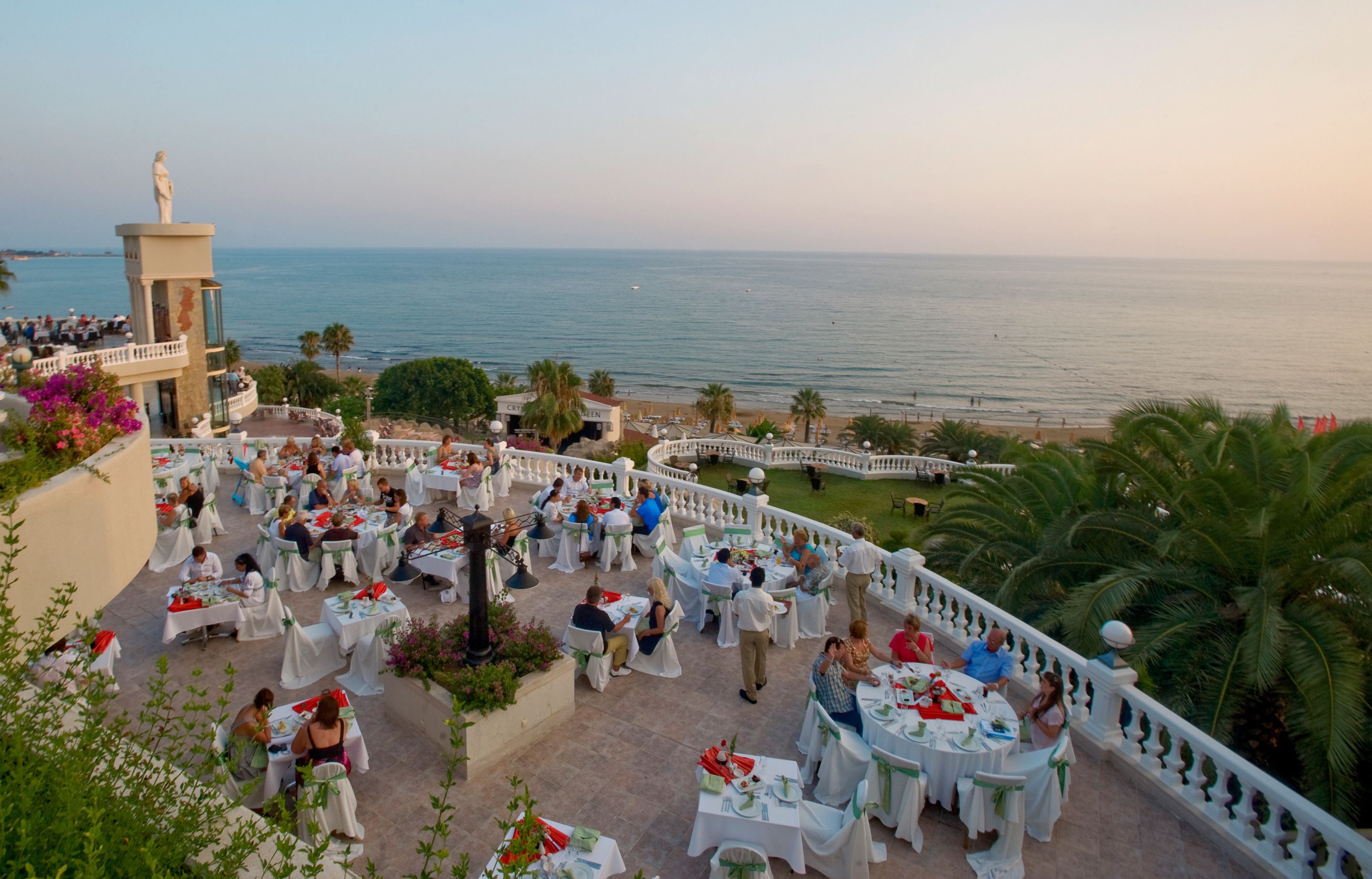 Sunrise Queen Luxury Hotel