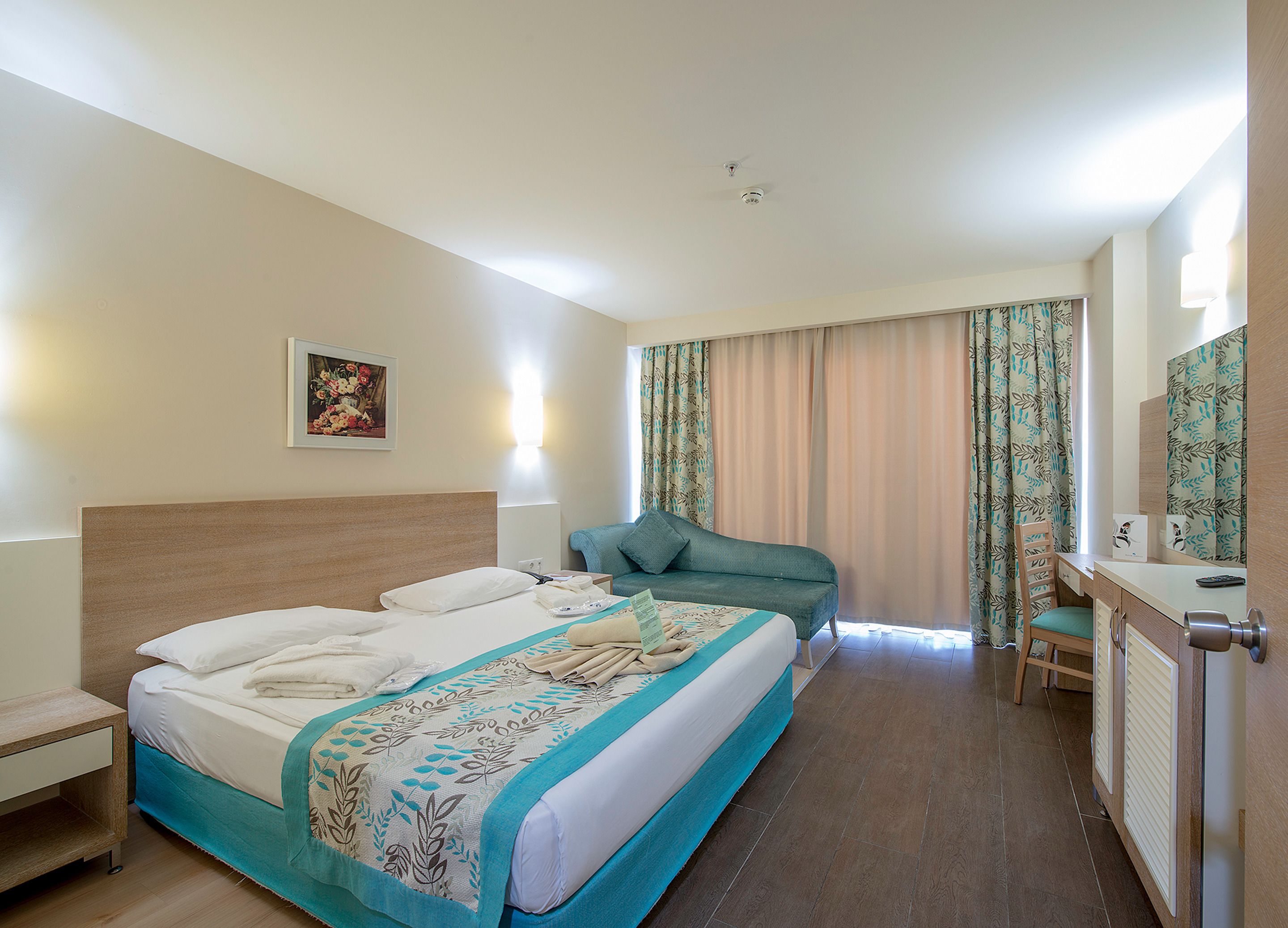 Sunrise Queen Luxury Hotel