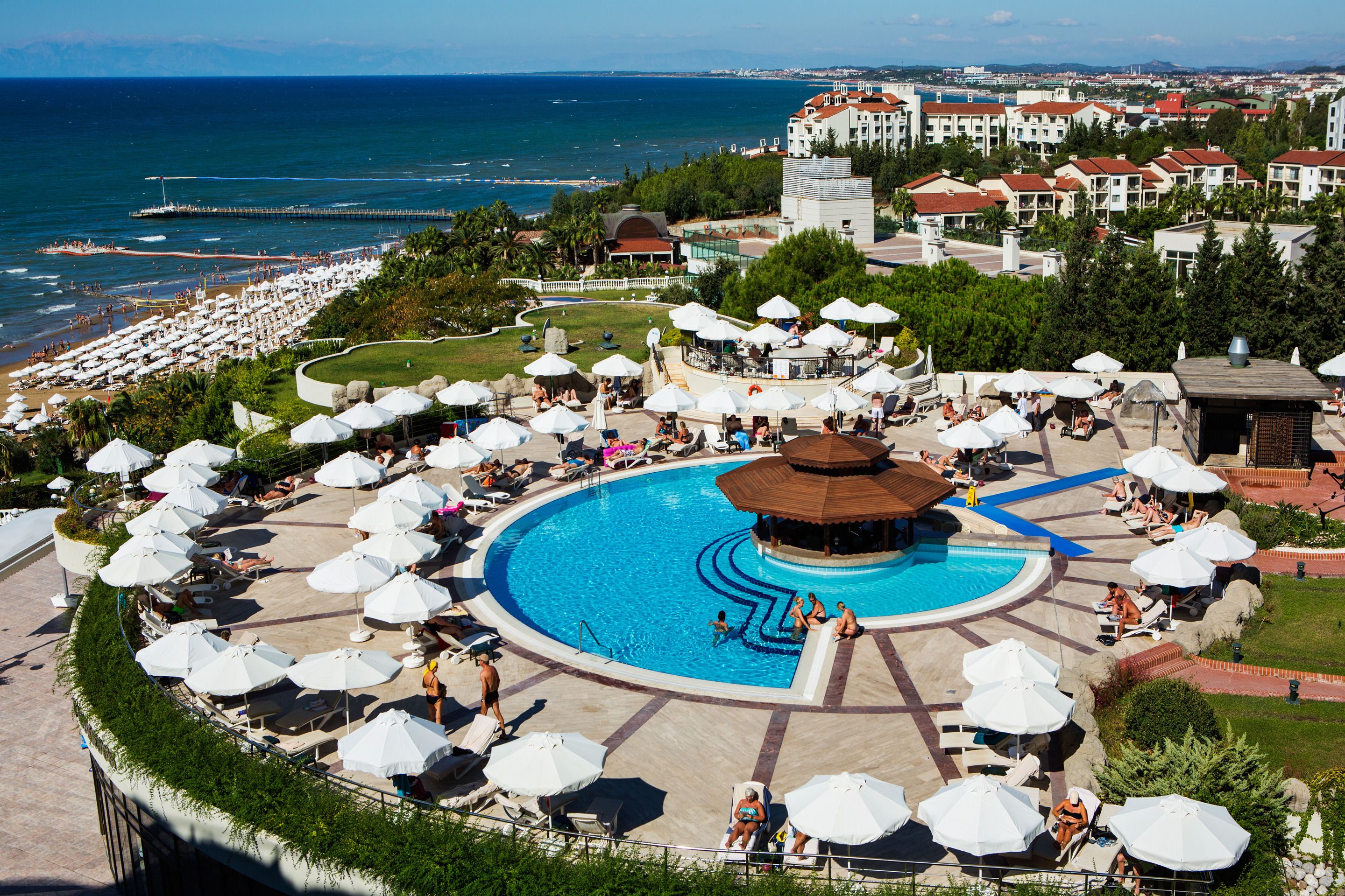 Sunrise Queen Luxury Hotel