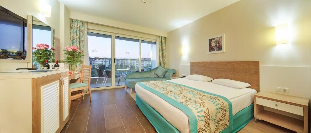 Sunrise Queen Luxury Hotel