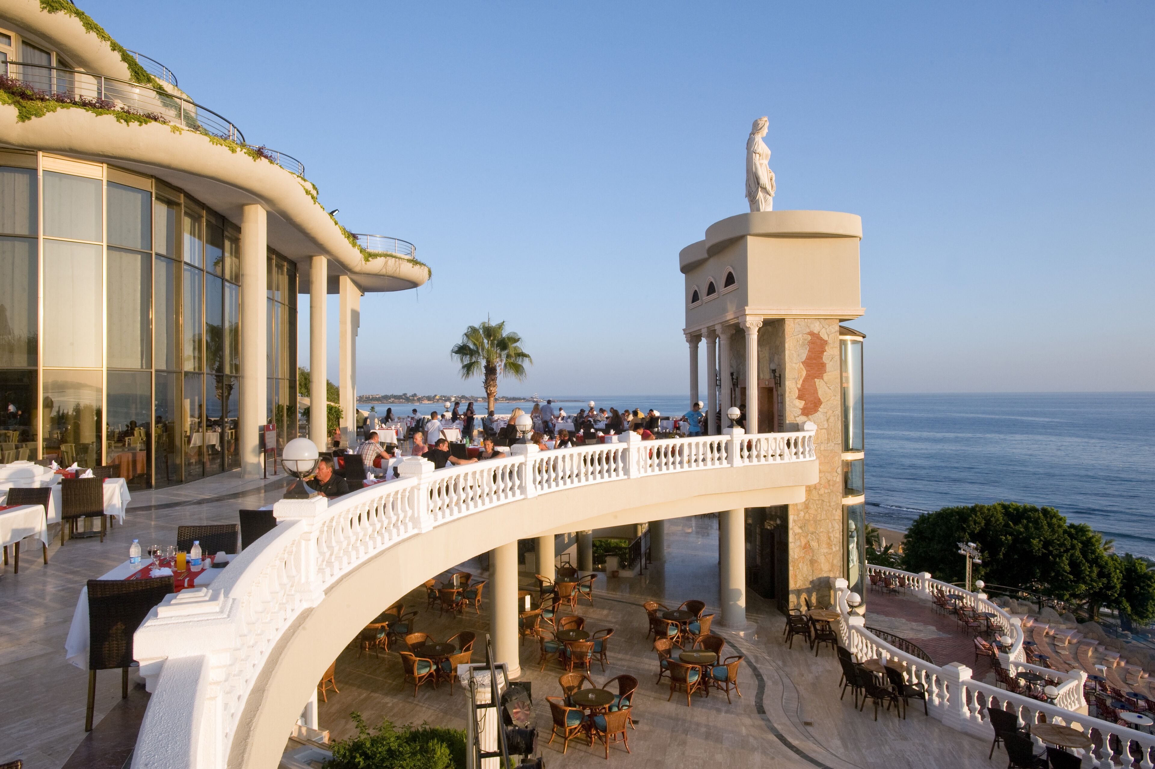 Sunrise Queen Luxury Hotel