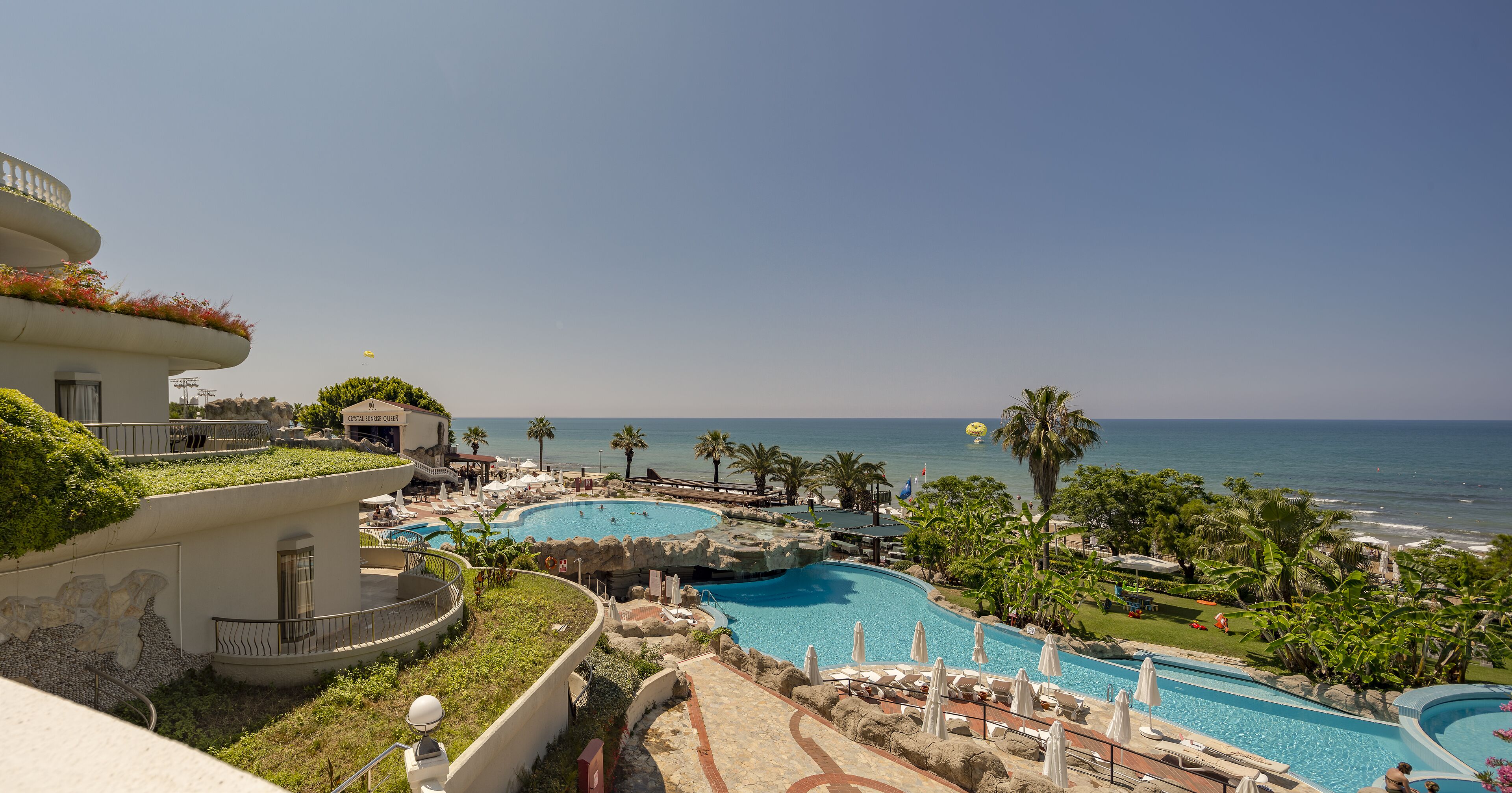 Sunrise Queen Luxury Hotel