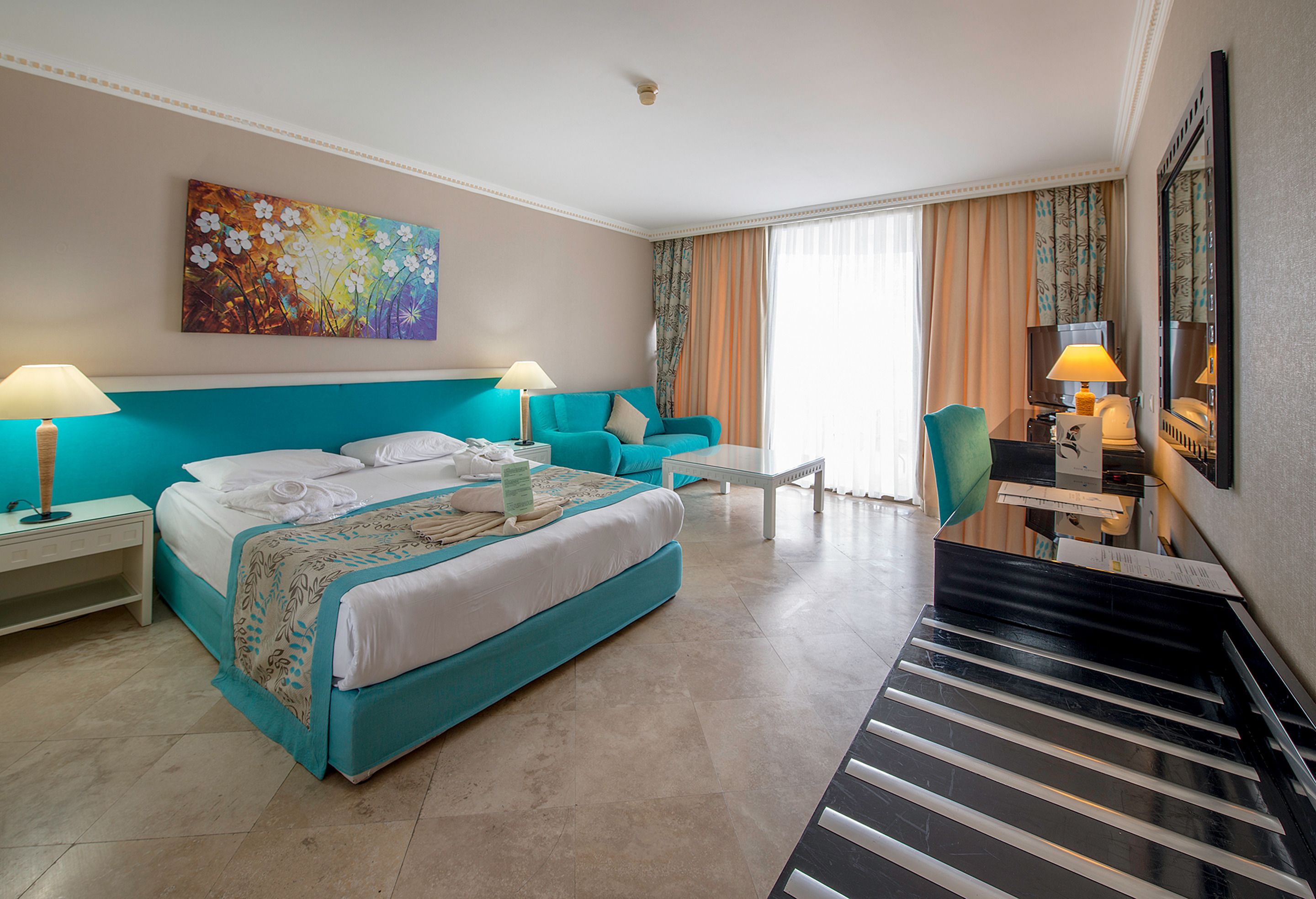 Sunrise Queen Luxury Hotel
