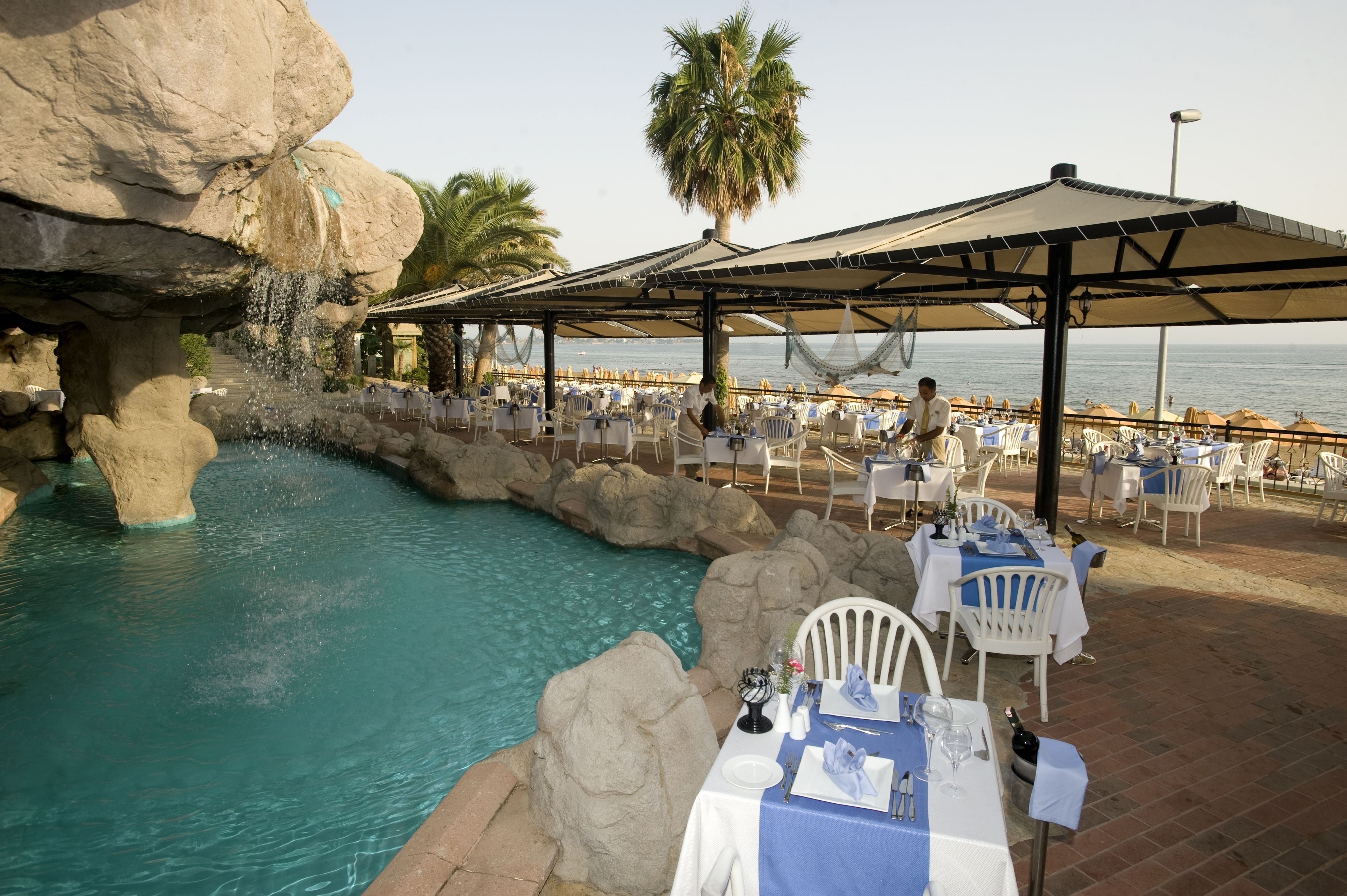 Sunrise Queen Luxury Hotel