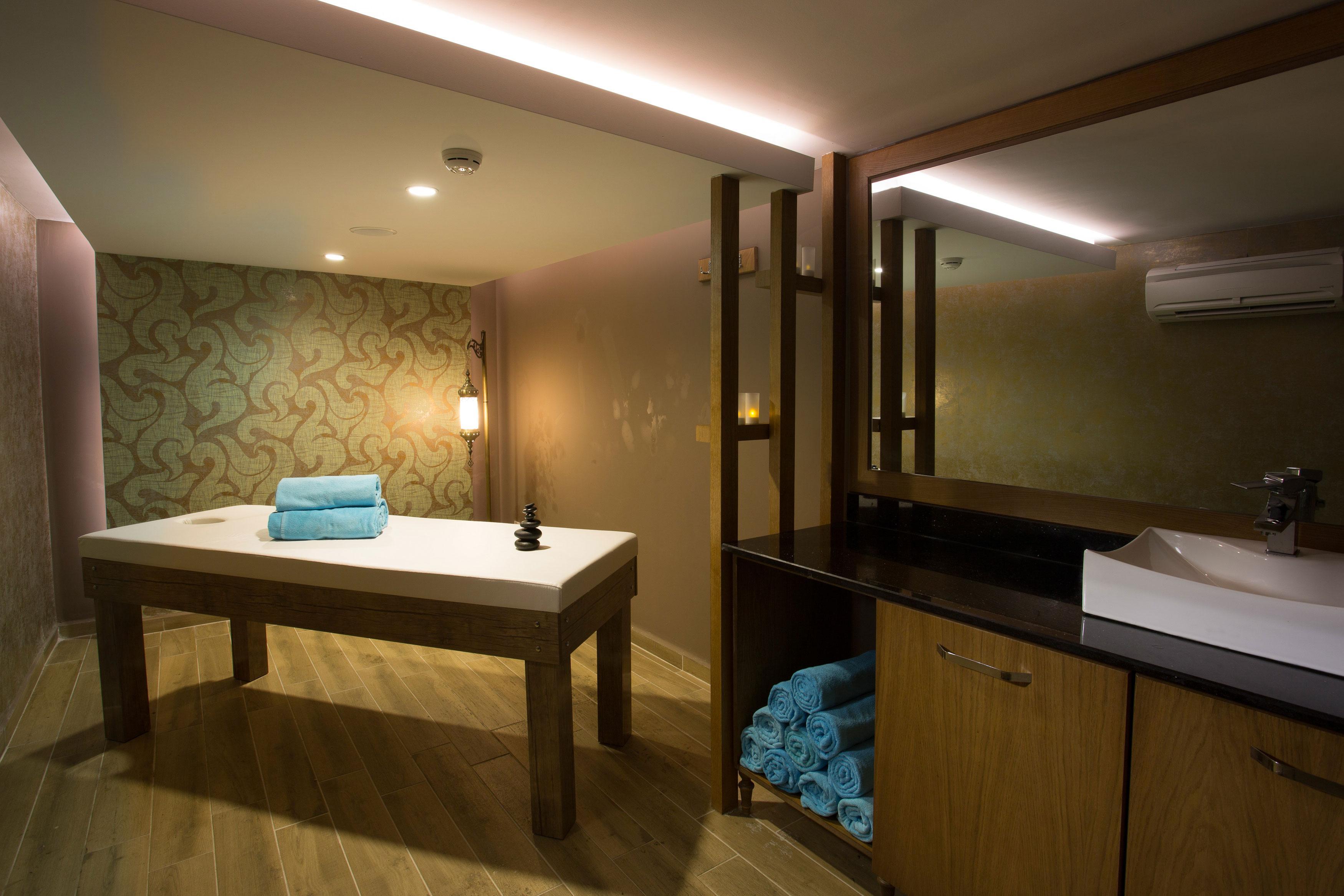 Water Side Resort & Spa