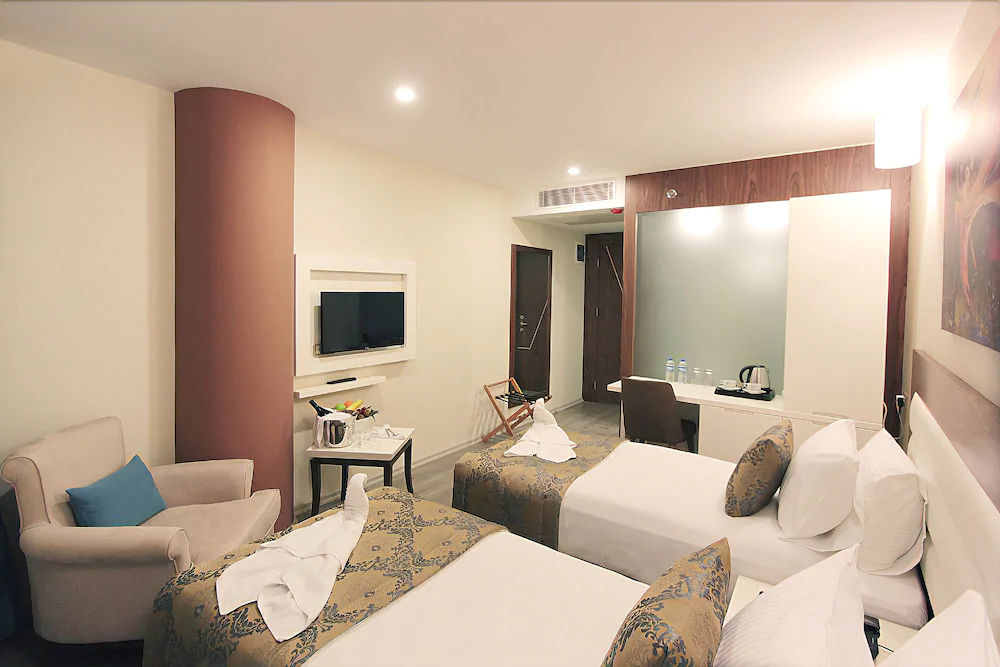 Forum Suite Hotel
