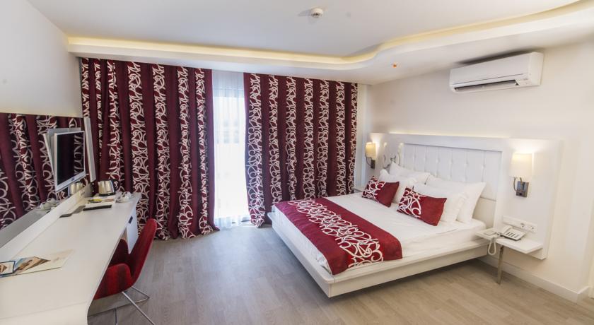 Laguna Beach Alya Resort & Spa