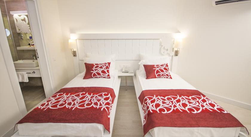 Laguna Beach Alya Resort & Spa