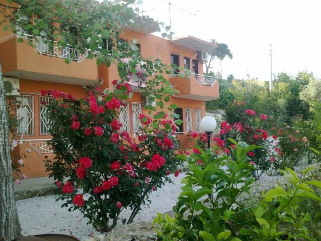 Rose Pension