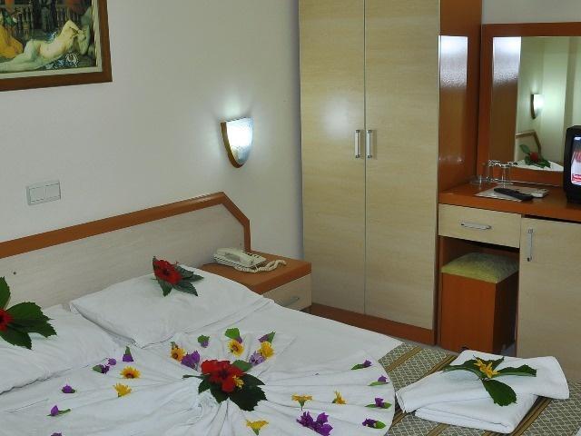 alltoura Club Hotel La Benata