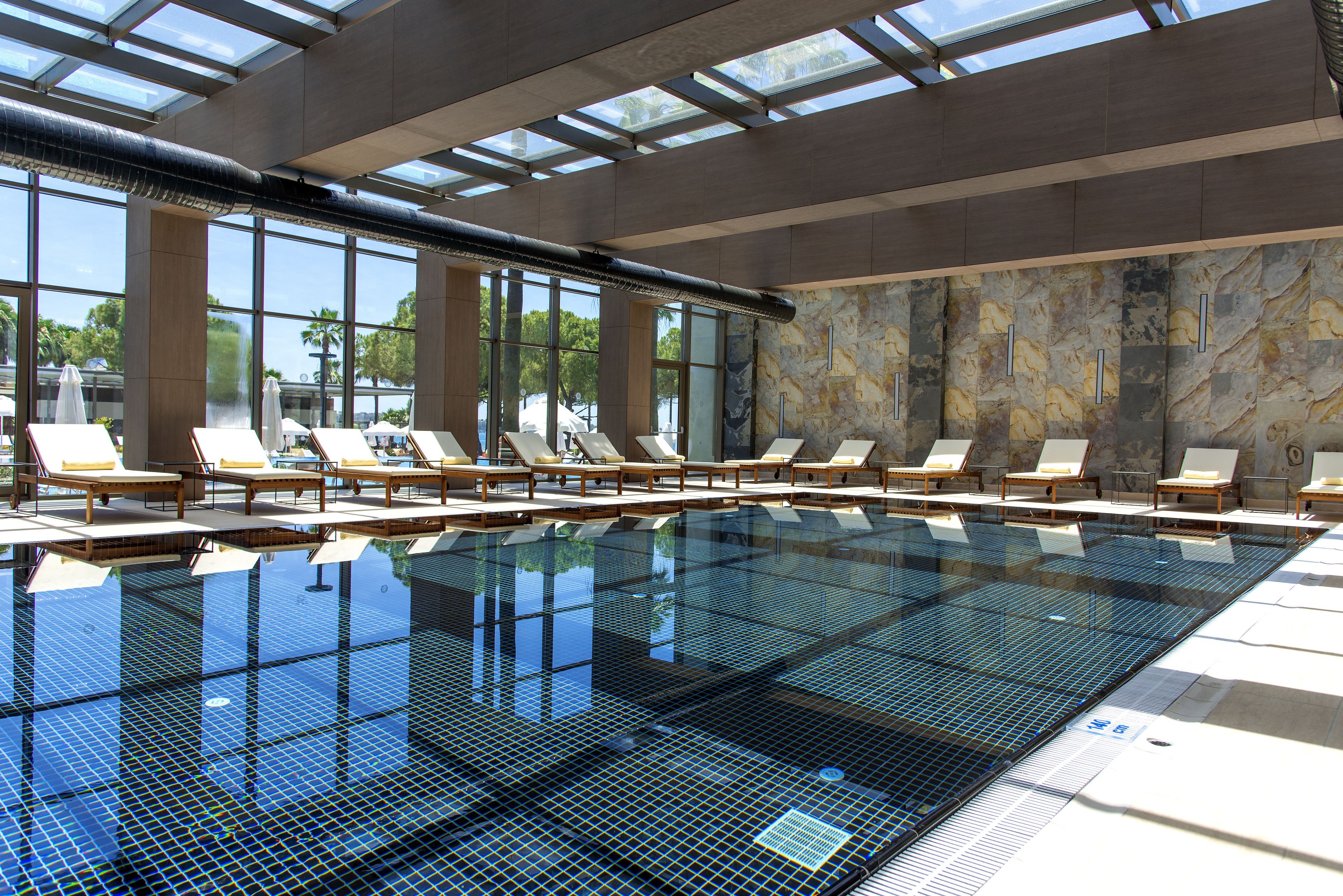 Acanthus Cennet Barut Collection