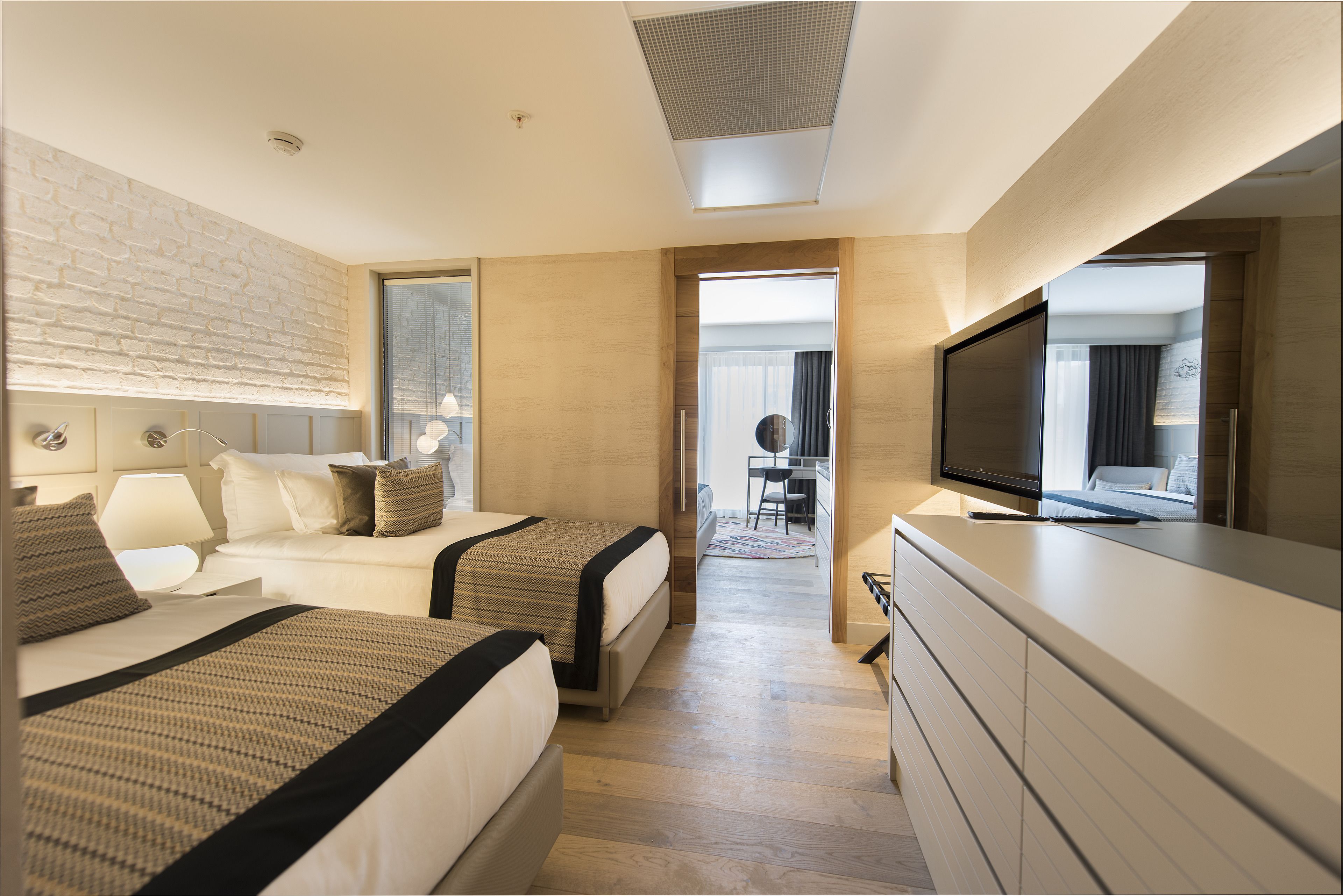 Acanthus Cennet Barut Collection