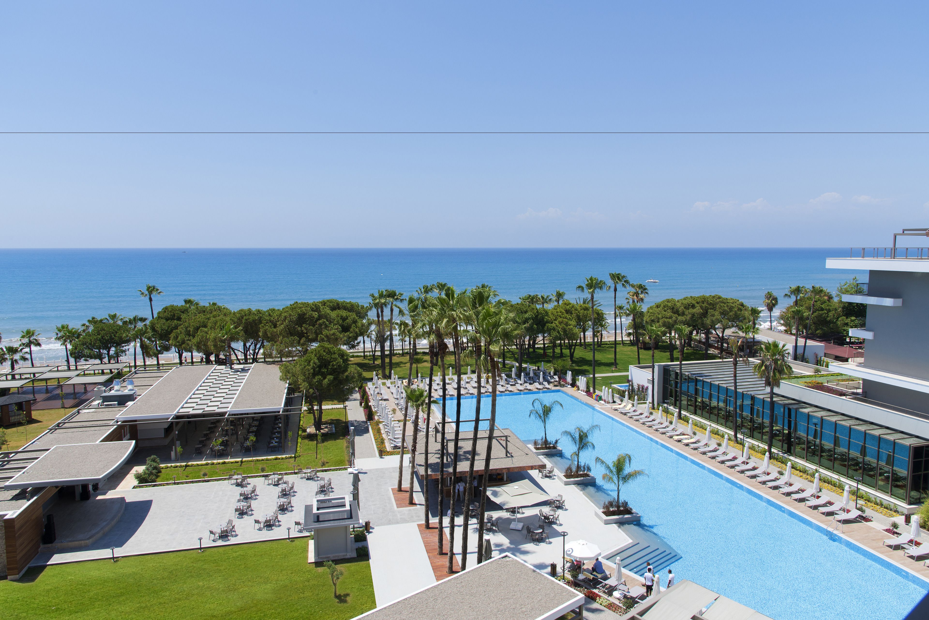 Acanthus Cennet Barut Collection