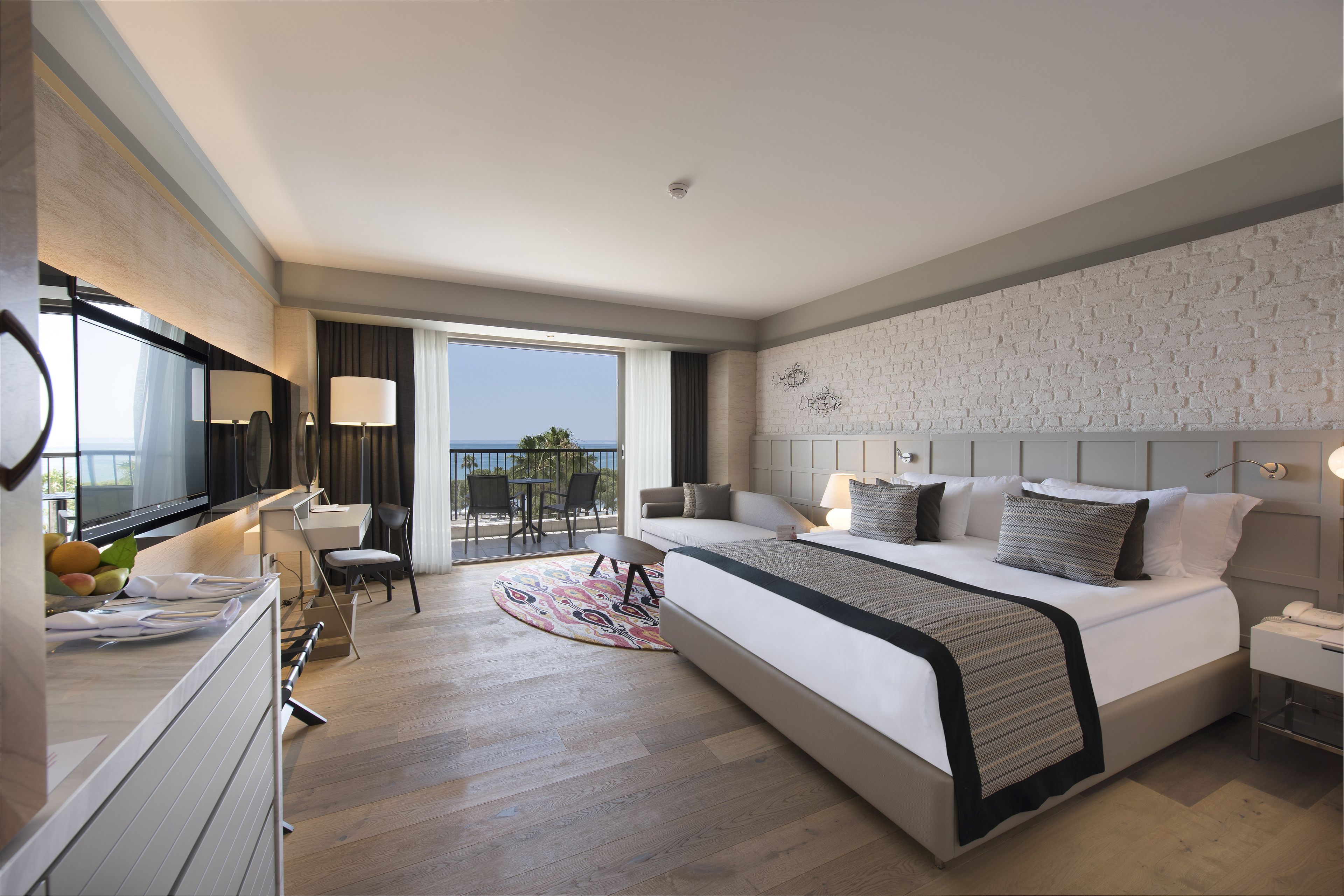 Acanthus Cennet Barut Collection