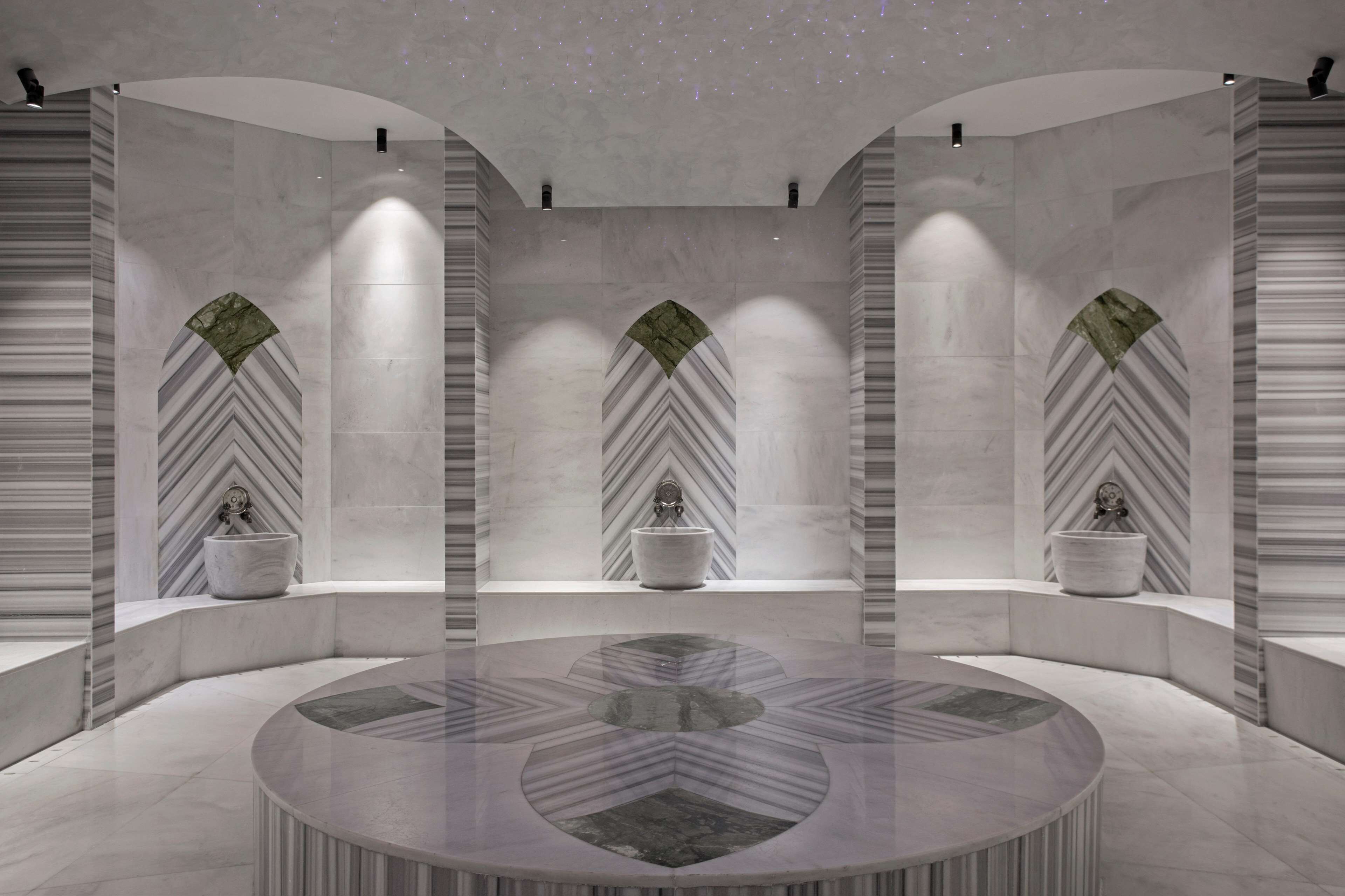 Acanthus Cennet Barut Collection