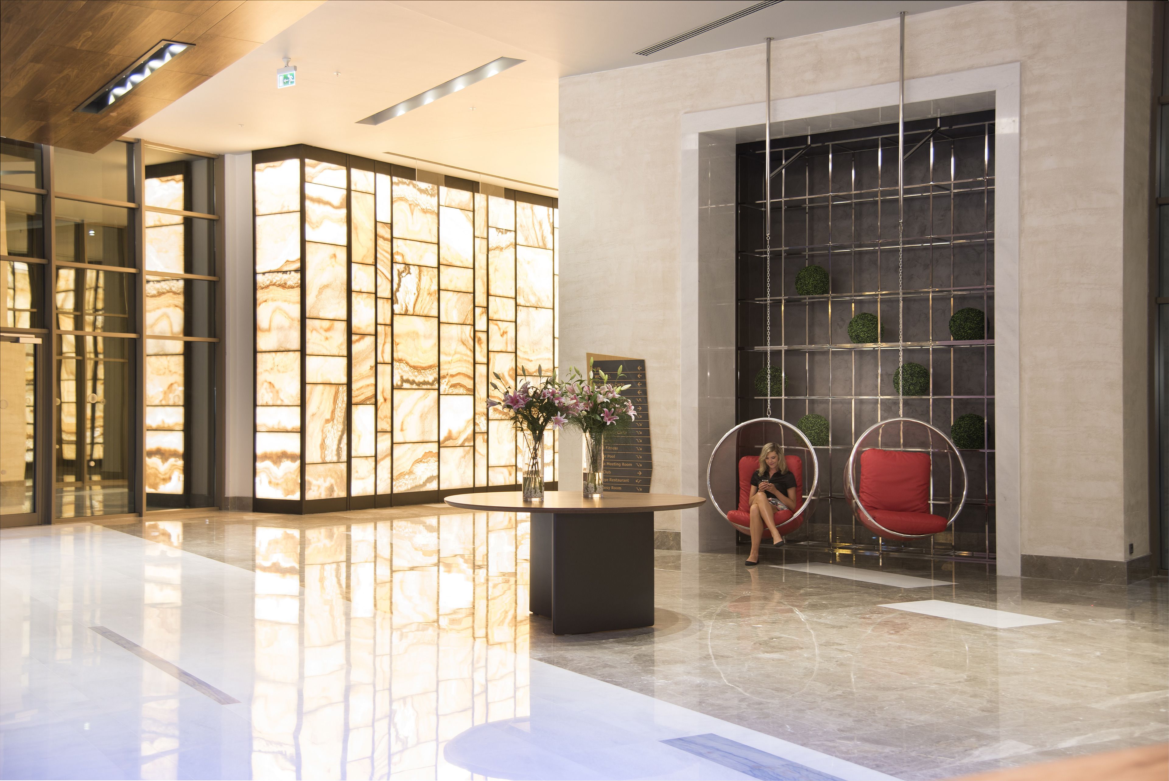 Acanthus Cennet Barut Collection