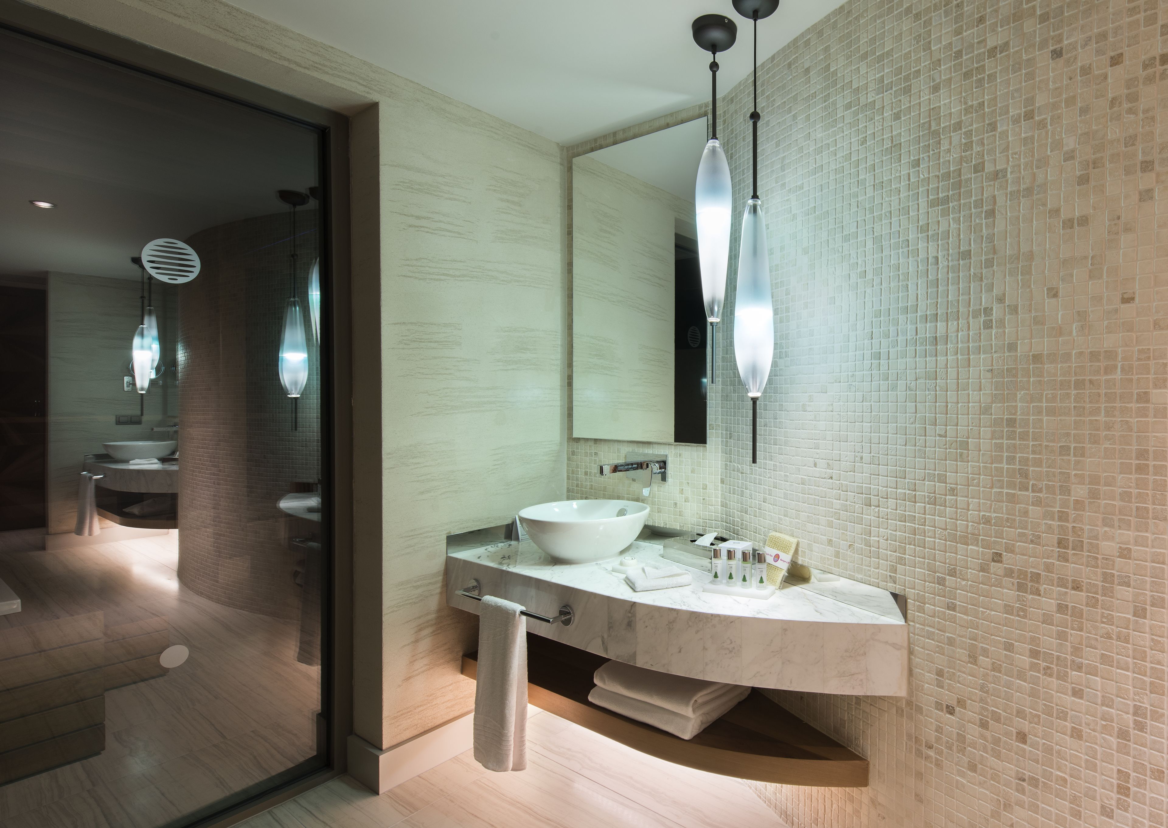 Acanthus Cennet Barut Collection