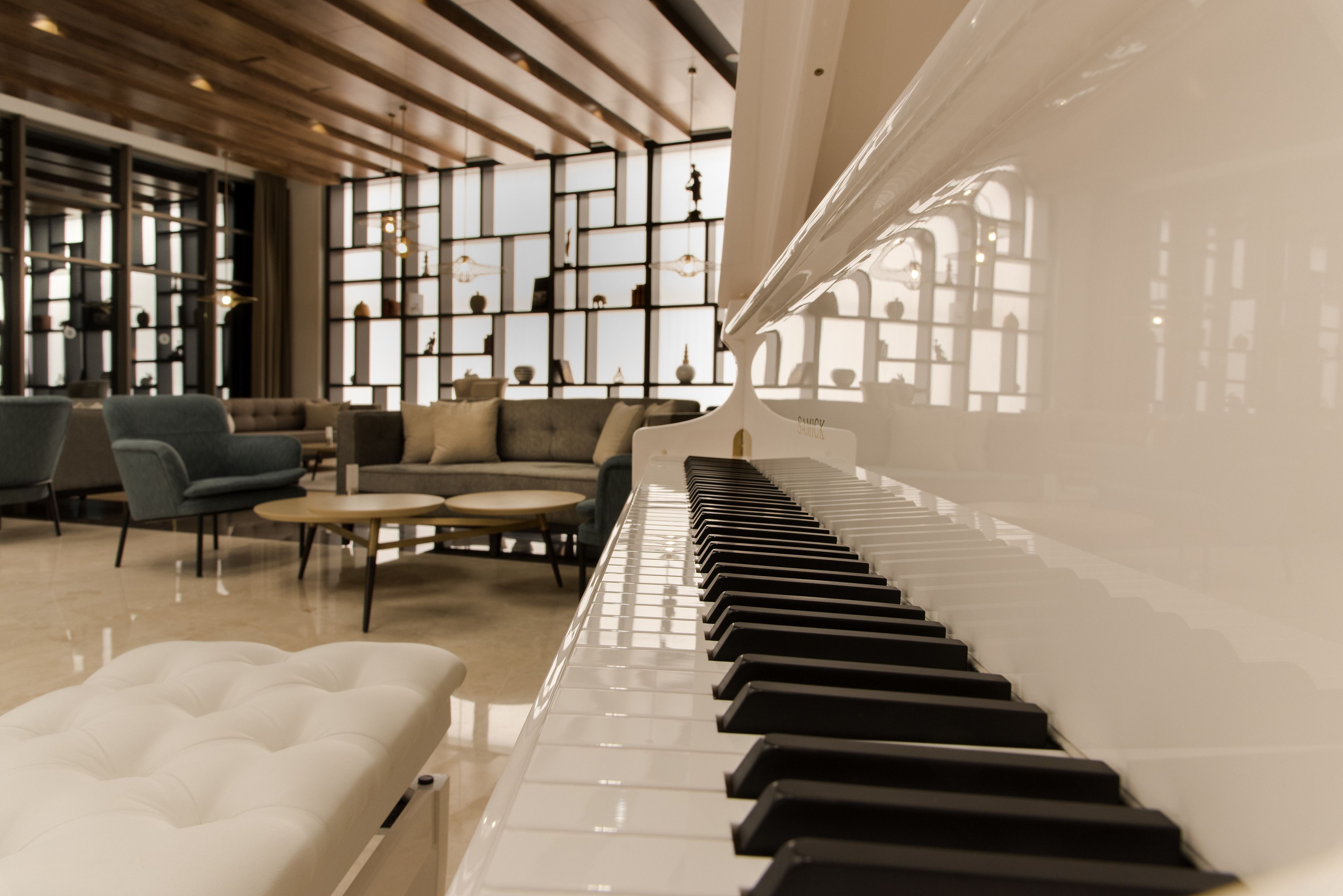 Acanthus Cennet Barut Collection