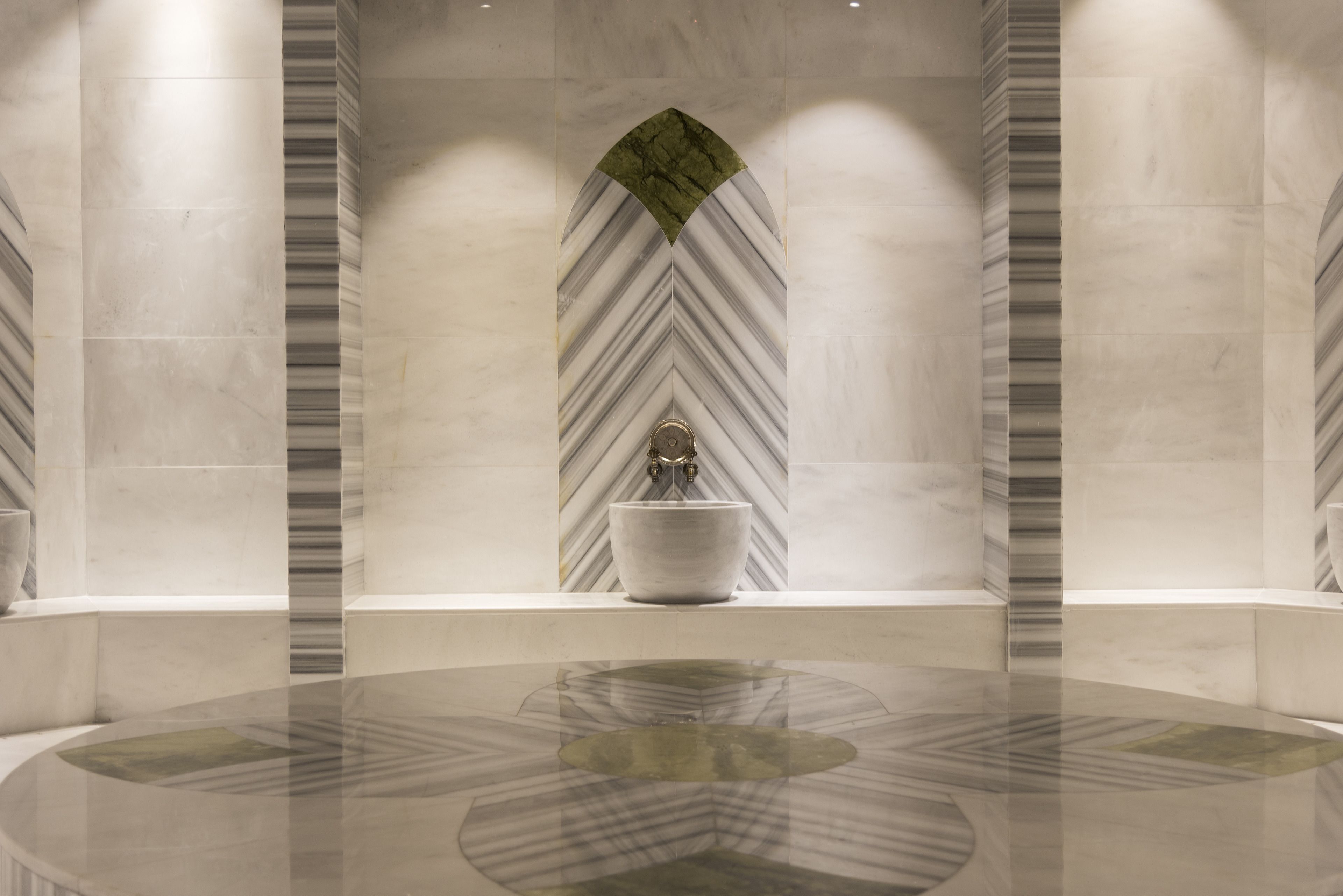 Acanthus Cennet Barut Collection