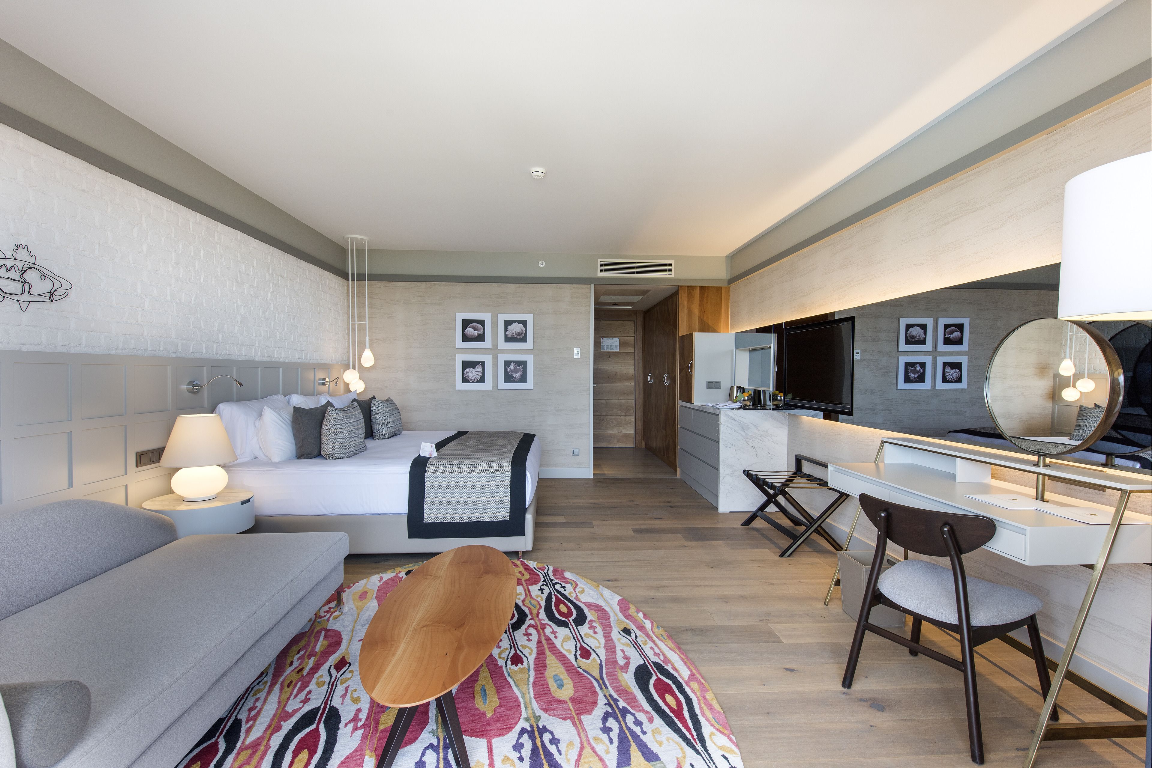 Acanthus Cennet Barut Collection