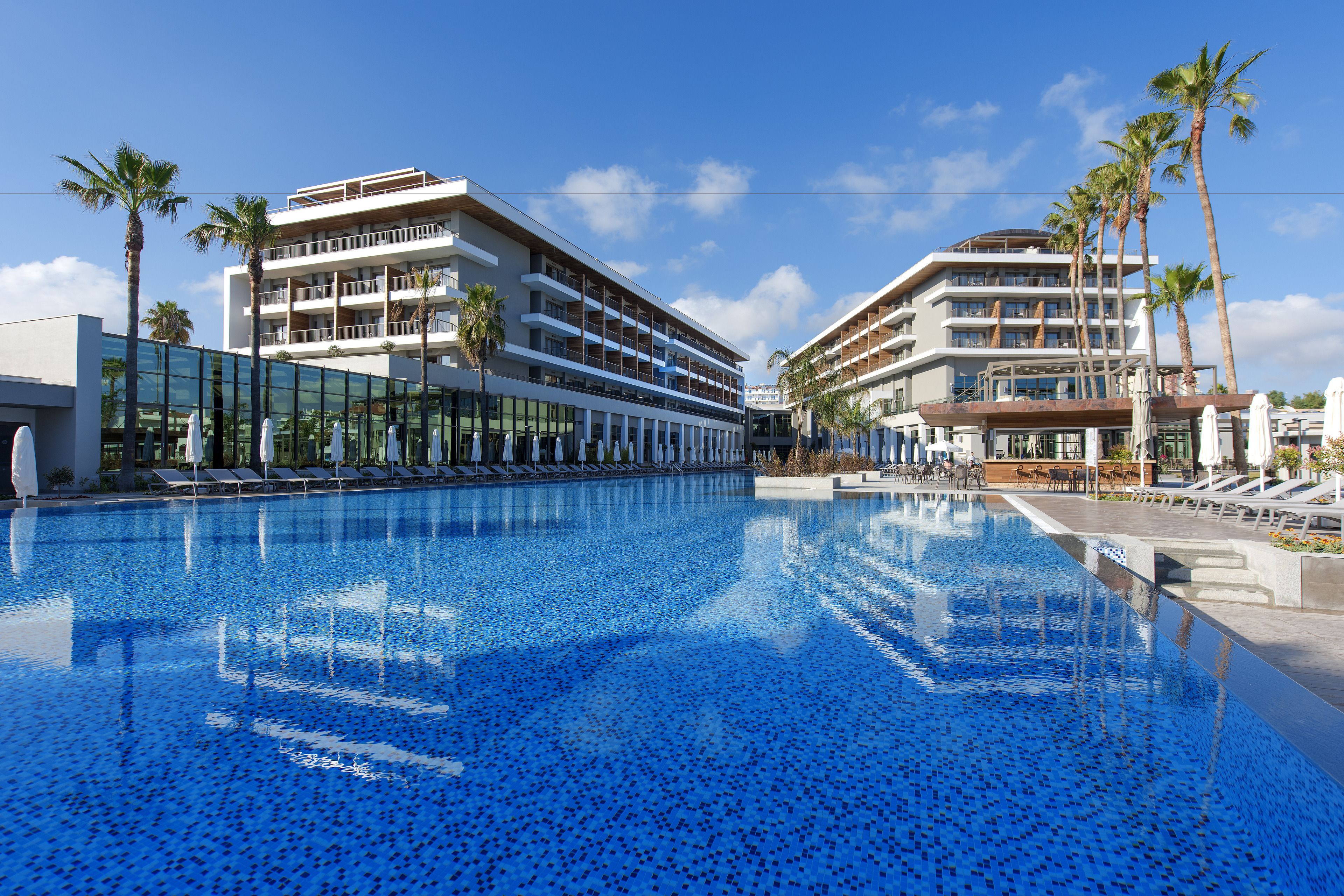 Acanthus Cennet Barut Collection