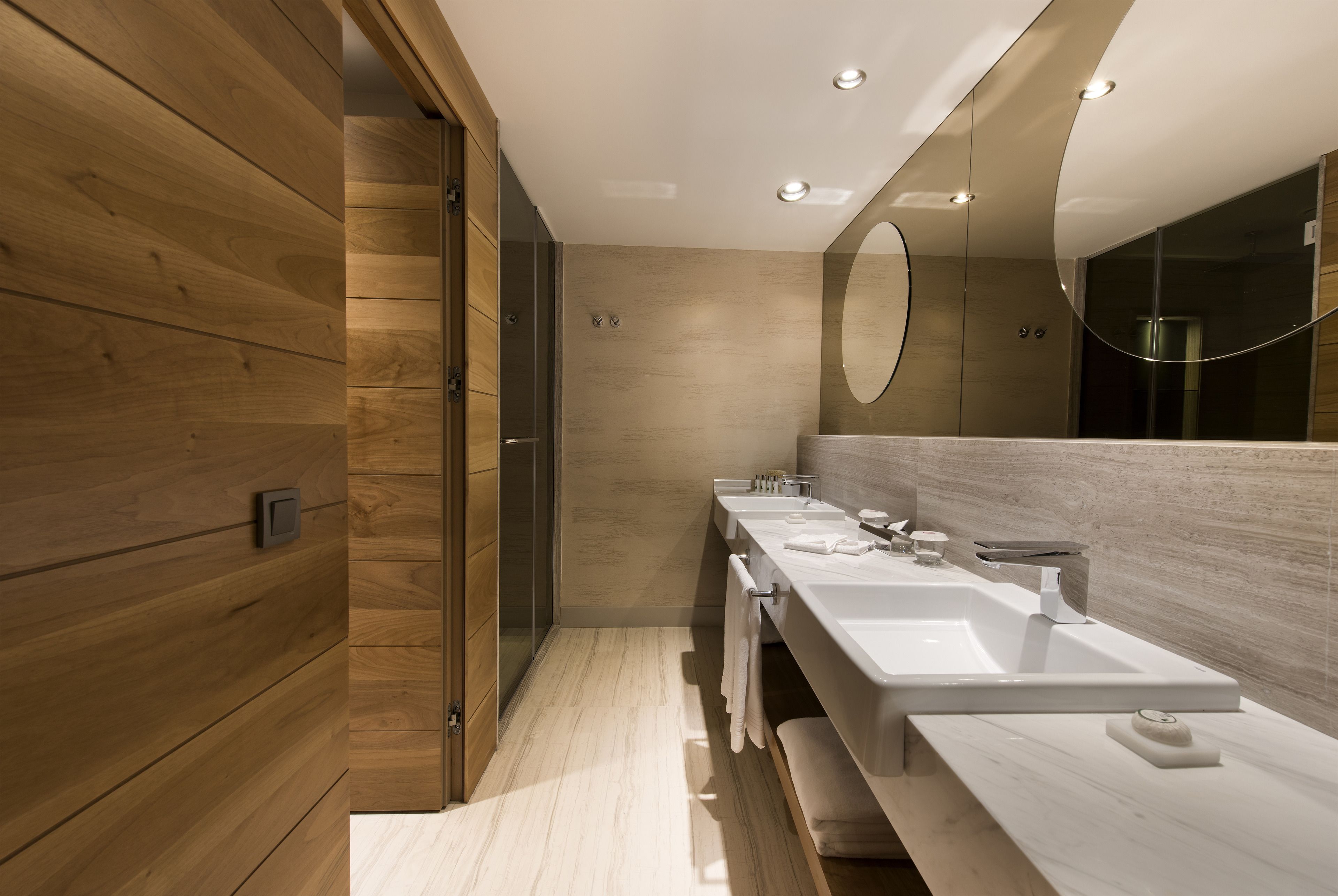 Acanthus Cennet Barut Collection