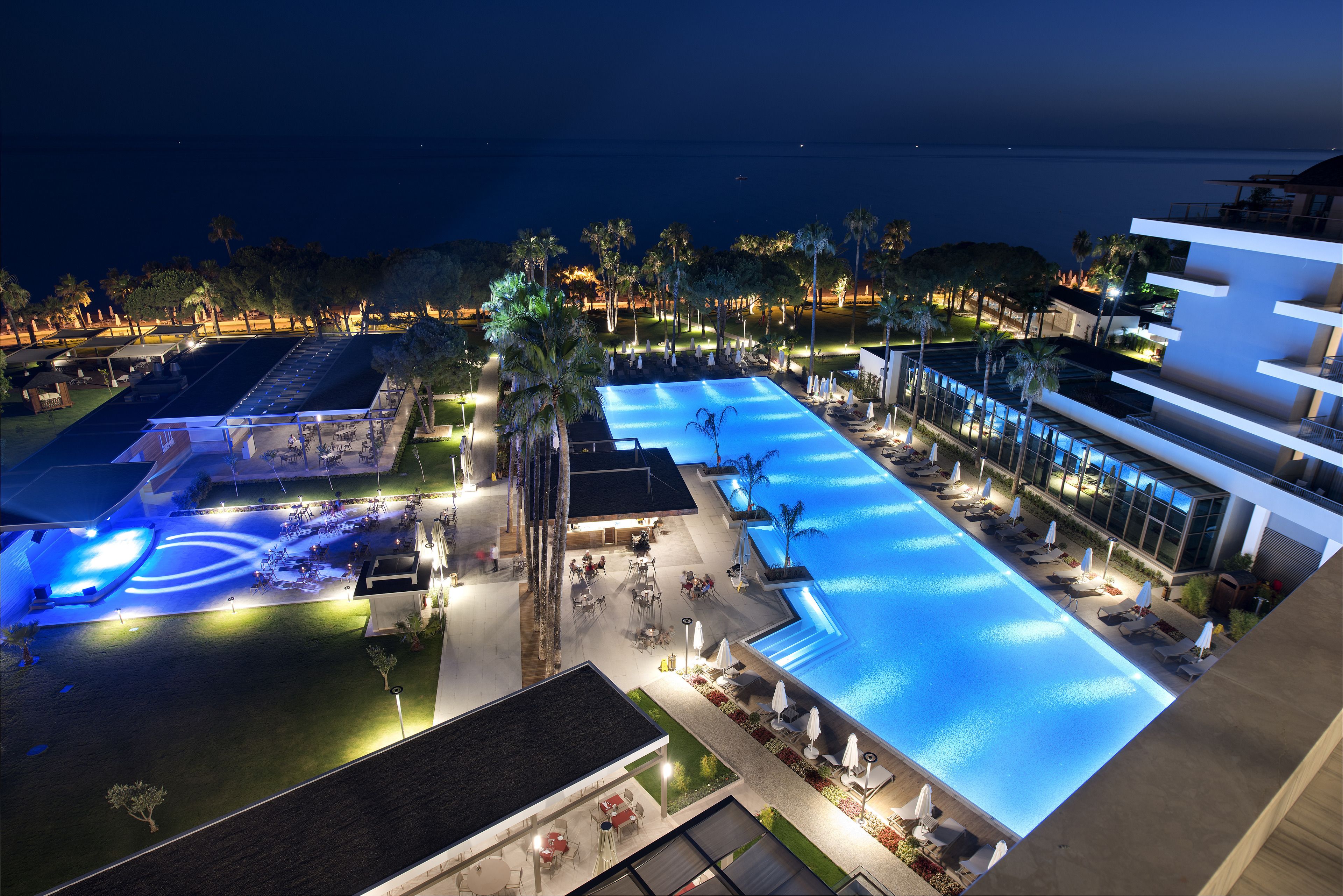 Acanthus Cennet Barut Collection