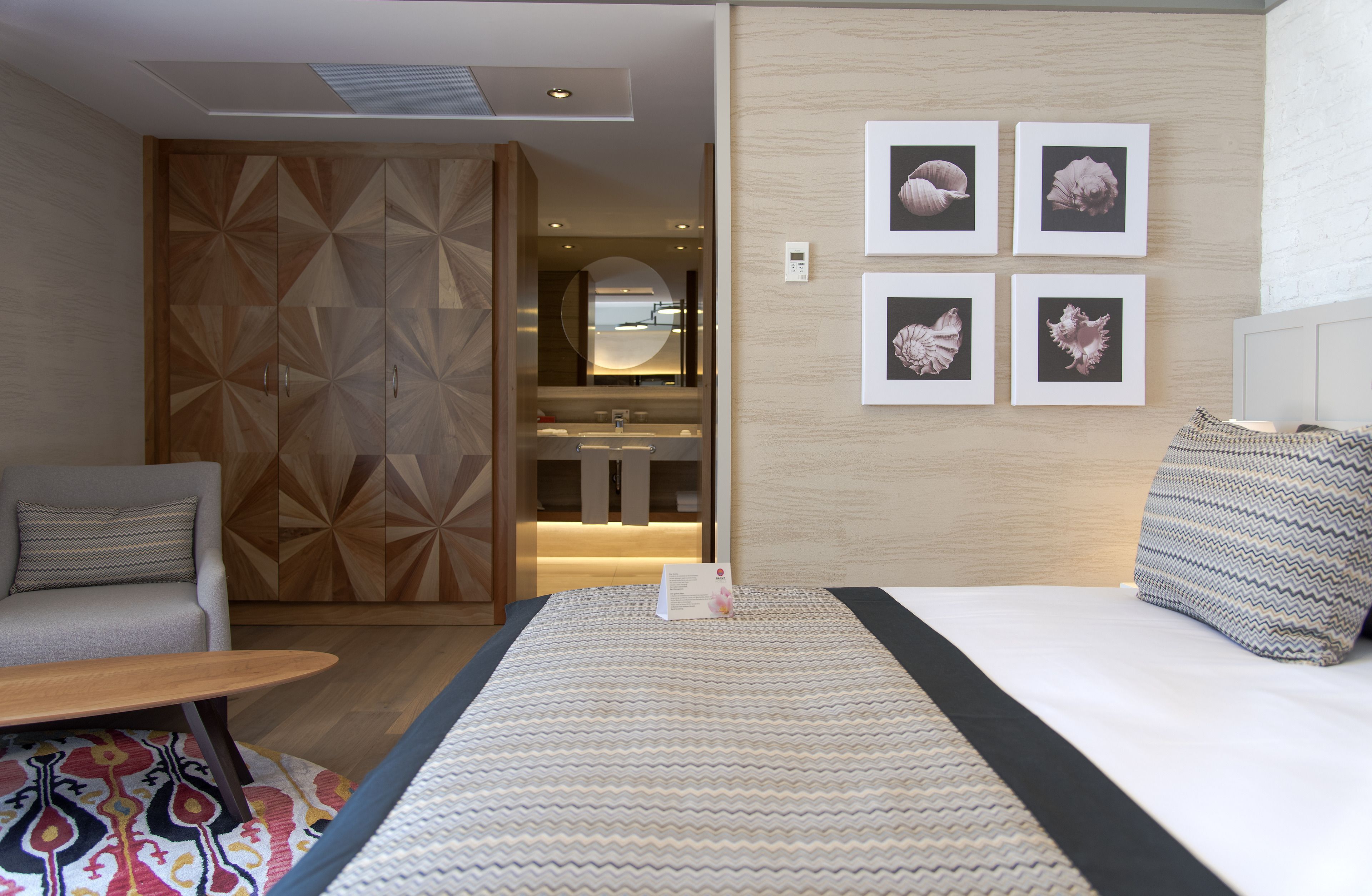 Acanthus Cennet Barut Collection