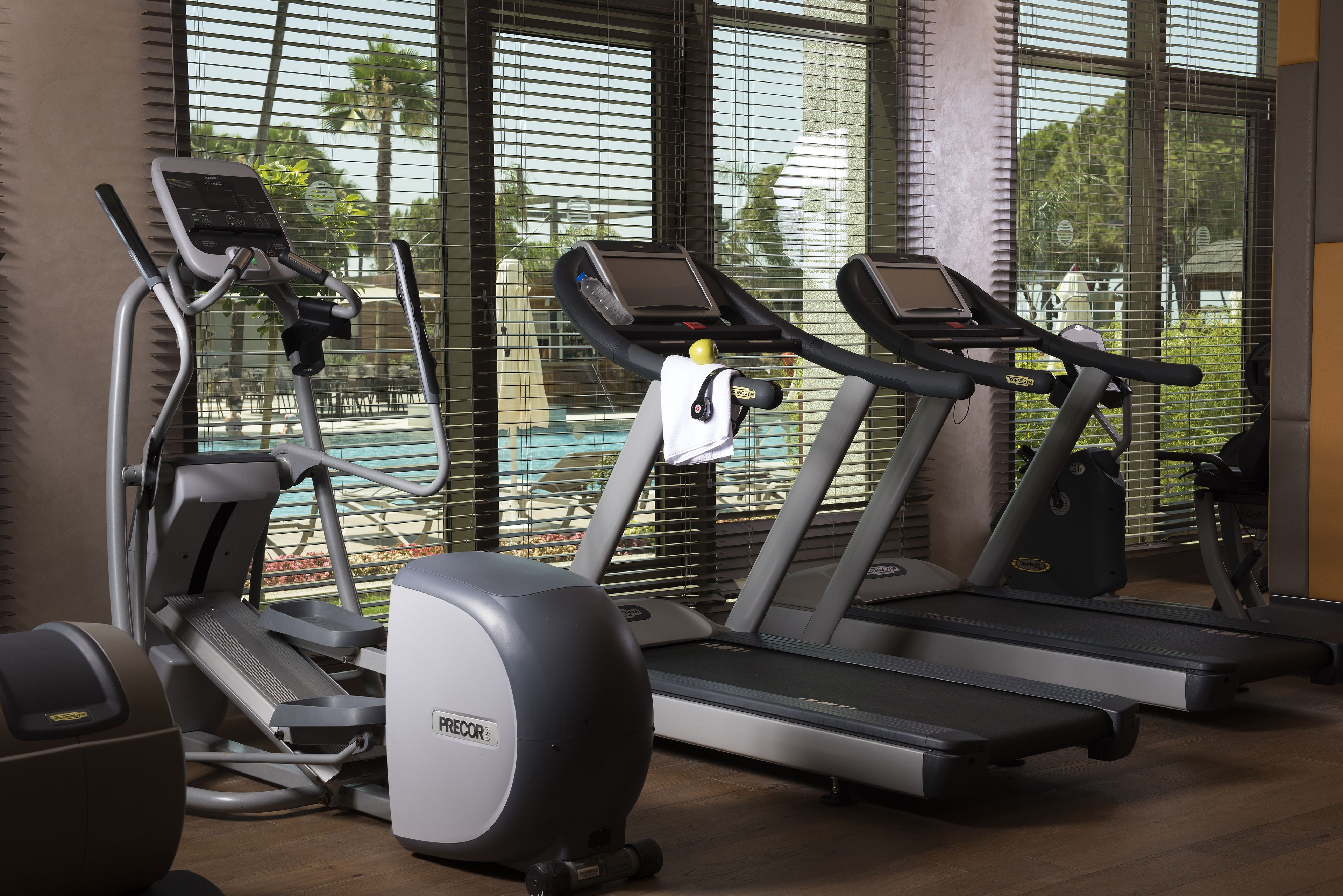Acanthus Cennet Barut Collection