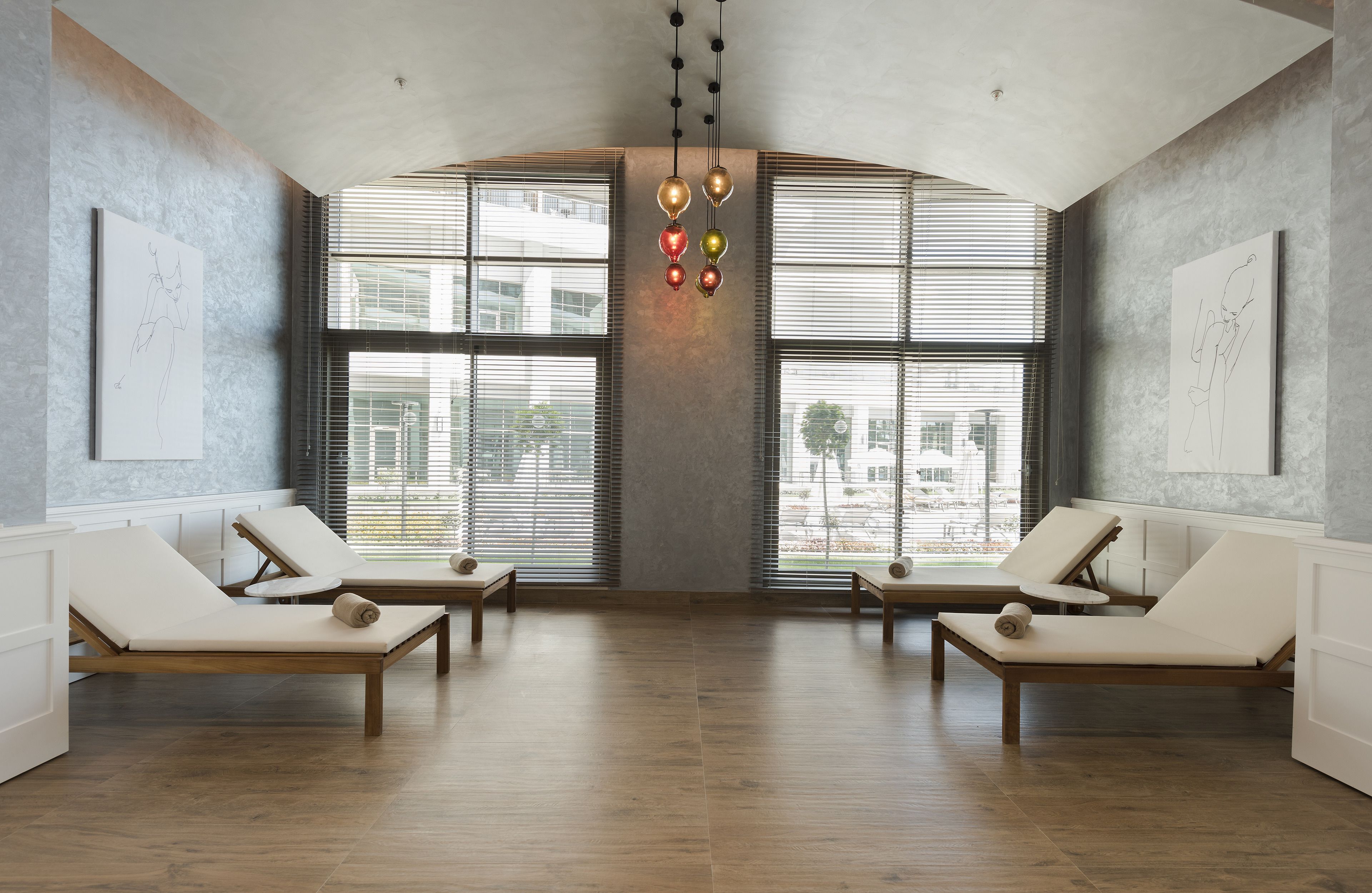 Acanthus Cennet Barut Collection