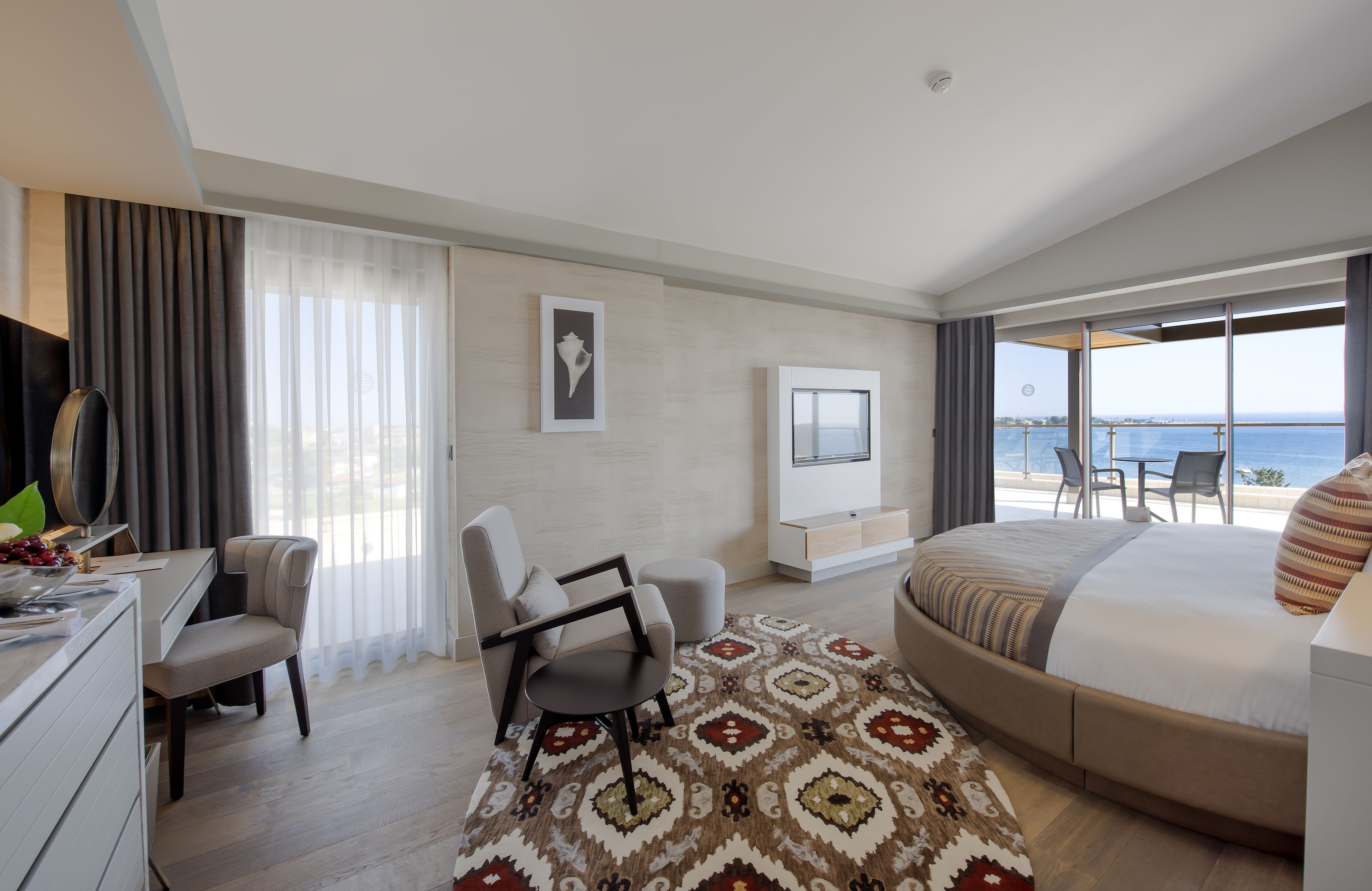 Acanthus Cennet Barut Collection