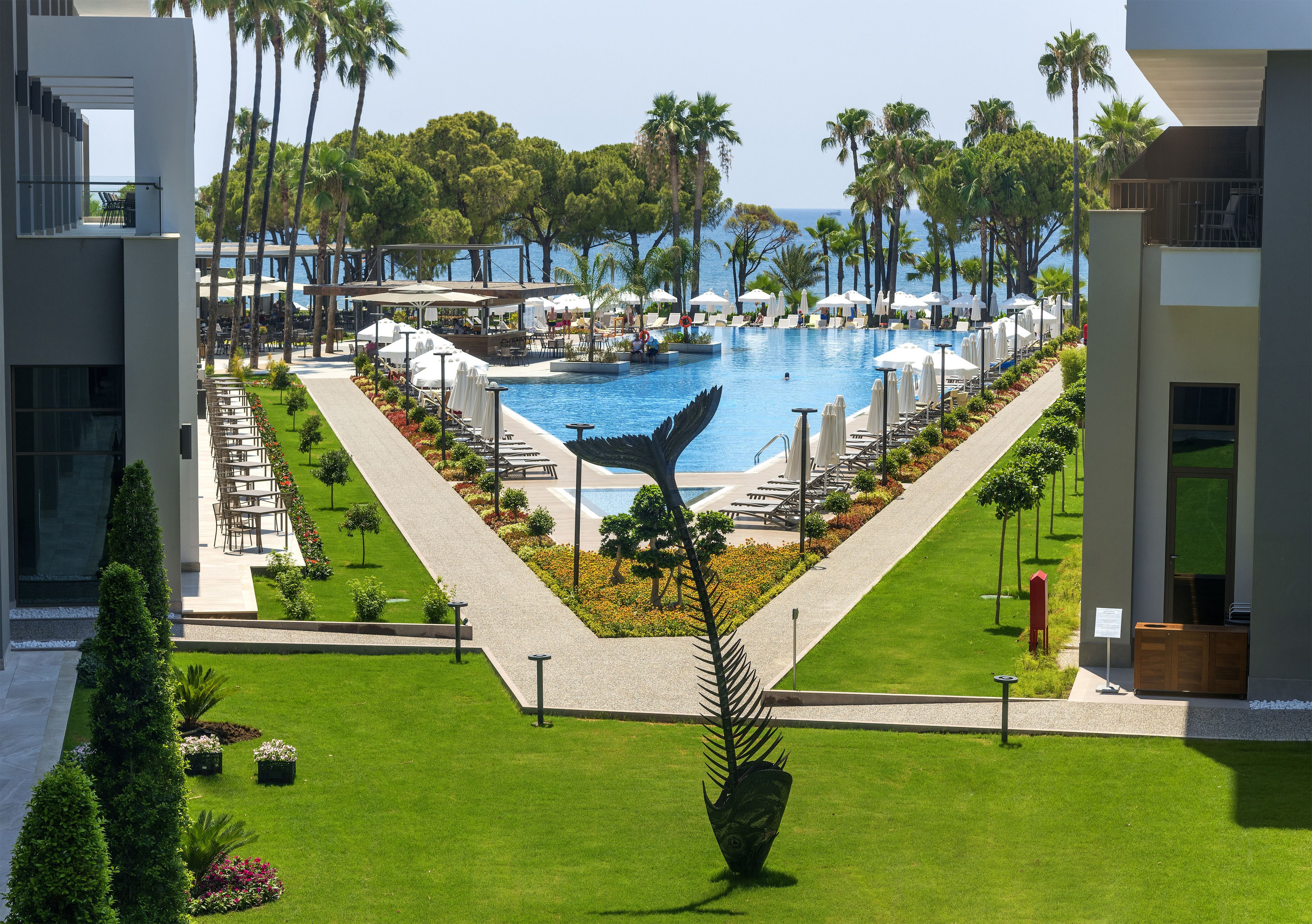 Acanthus Cennet Barut Collection