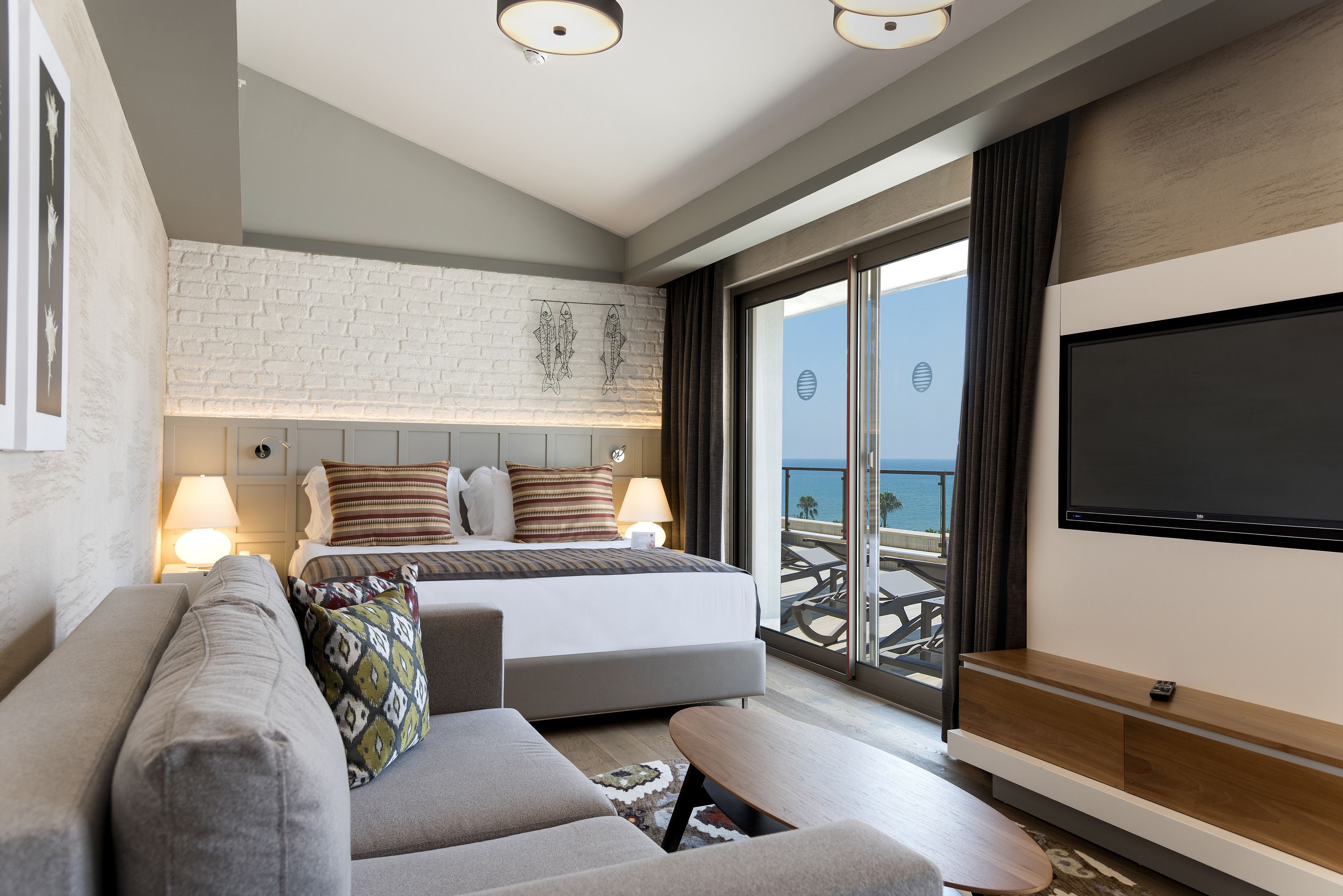 Acanthus Cennet Barut Collection